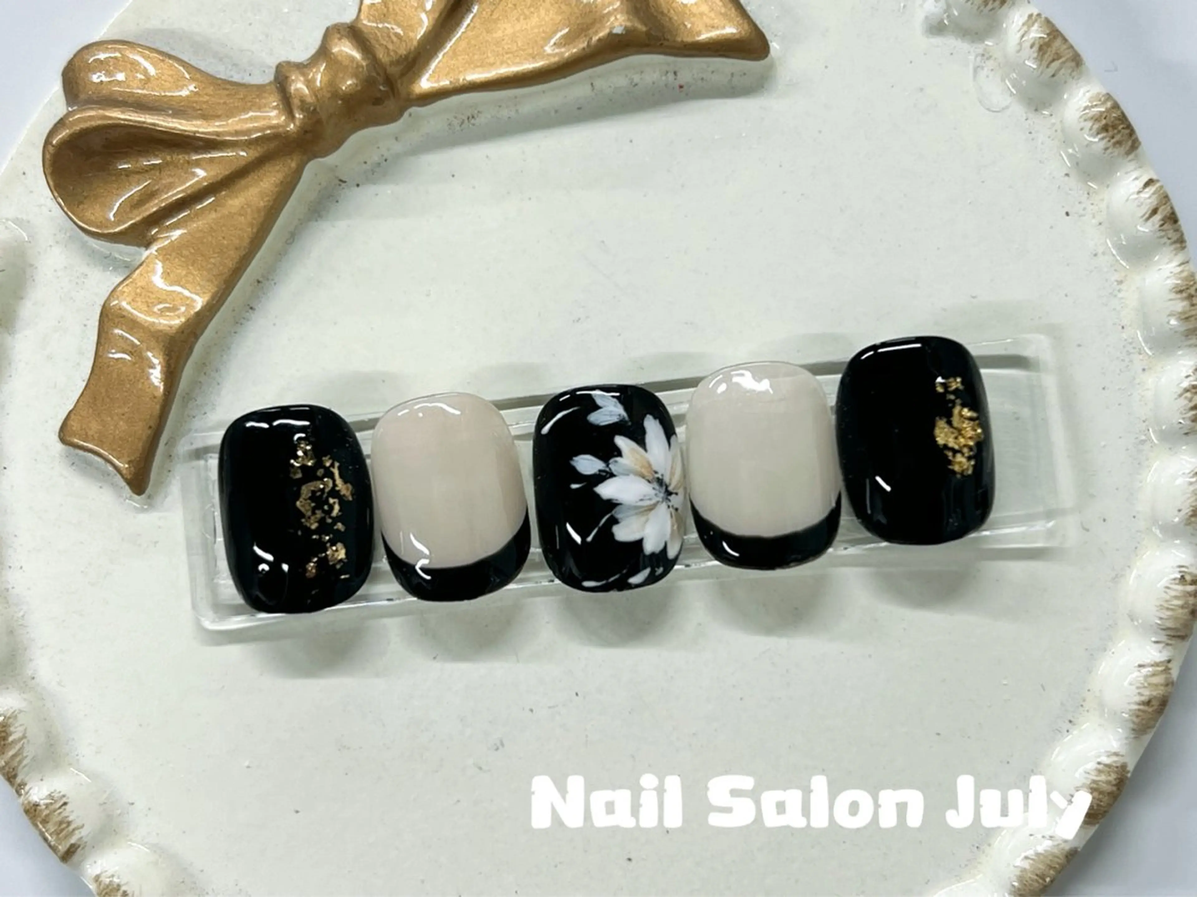 ネイル アートネイル オーロラネイル ジェルネイル ガーリー キラキラネイル ハンドネイル July Salonのネイルデザイン