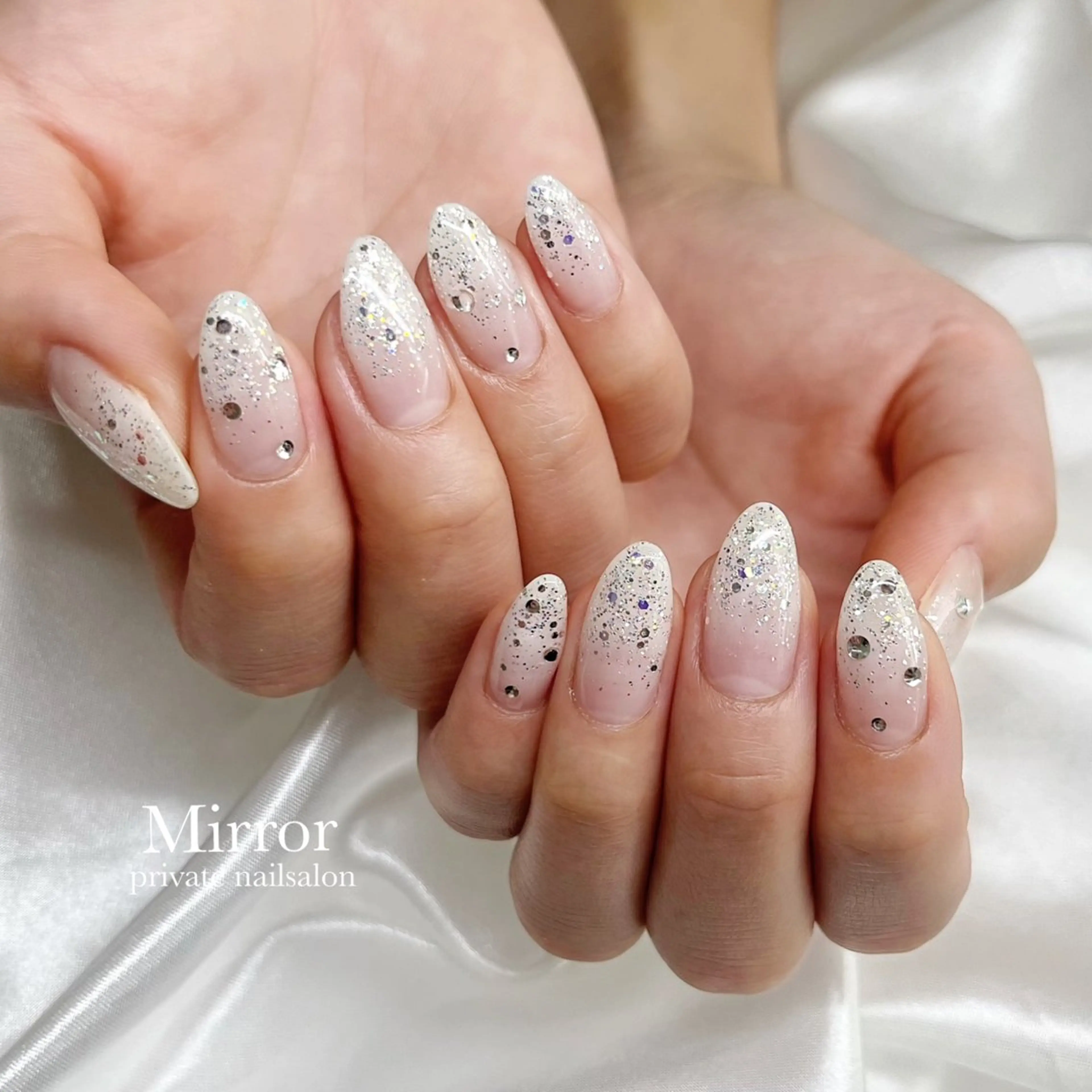 ネイル nailsalon Mirrorのネイルデザイン