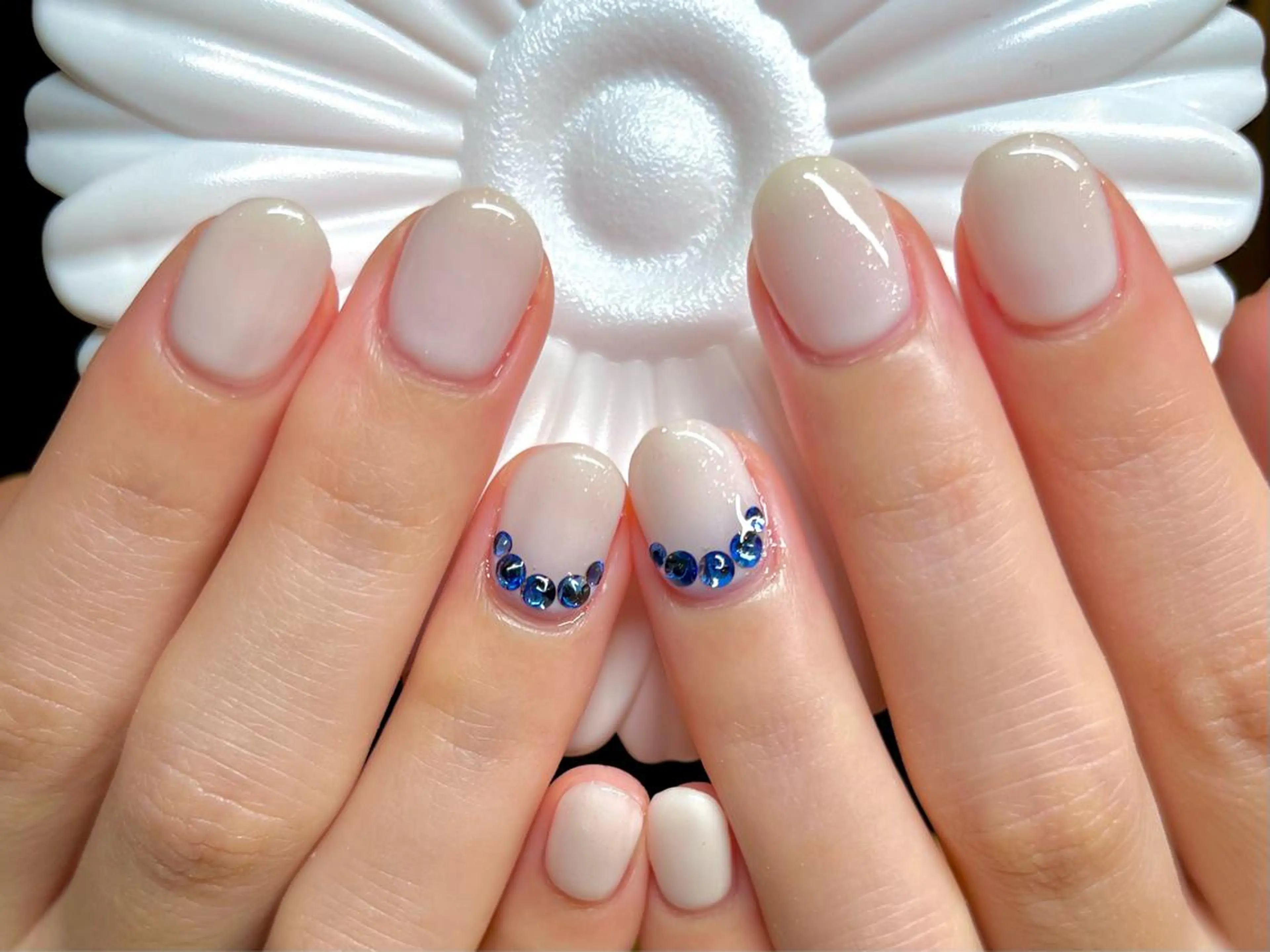 ショート カラー ネイル アートネイル オフィスネイル ワンカラーネイル ショートネイル ネイルサロン リリーブランシュ所属・森 瑞紀のネイルデザイン