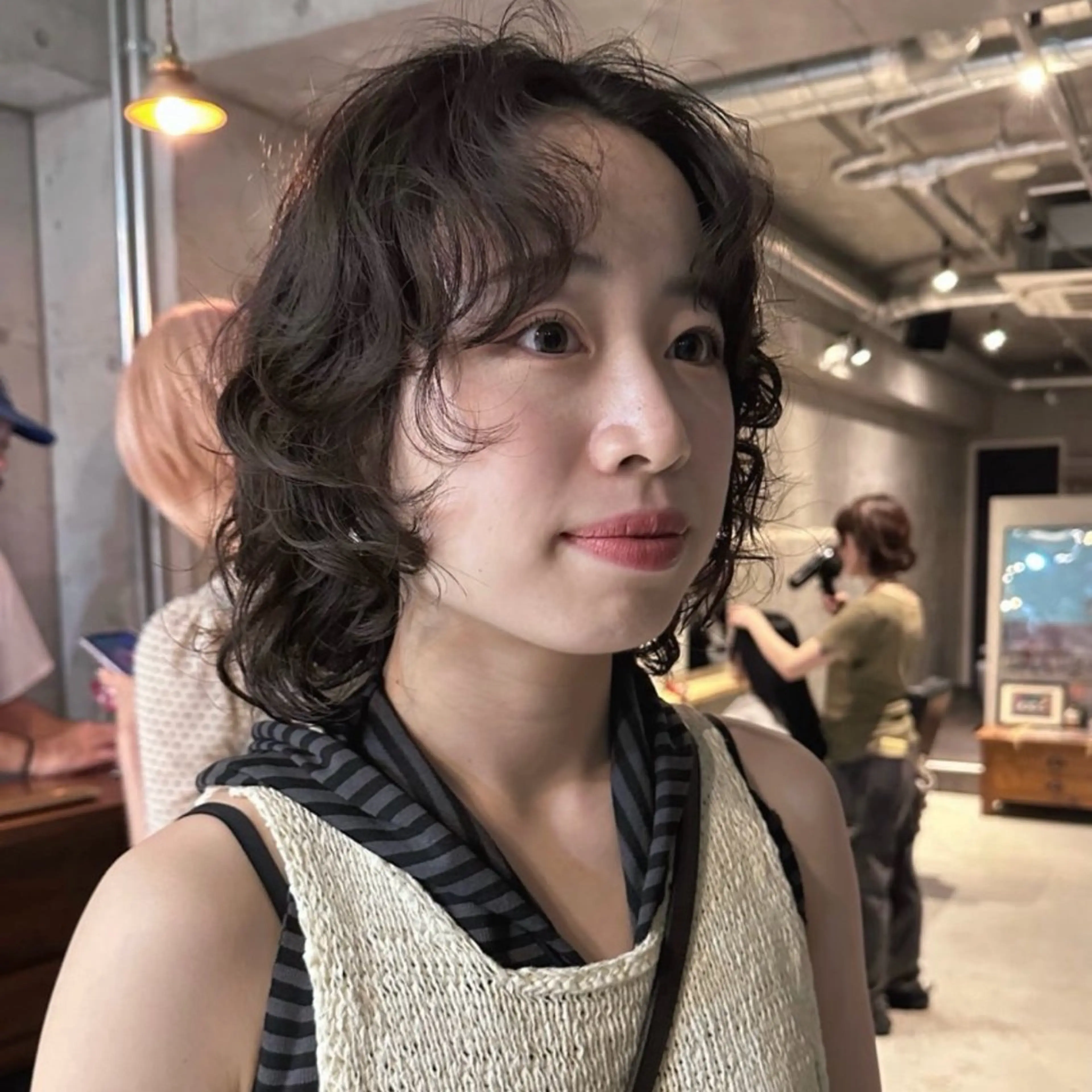 ミディアム パーマ 前野 日奈のヘアスタイル