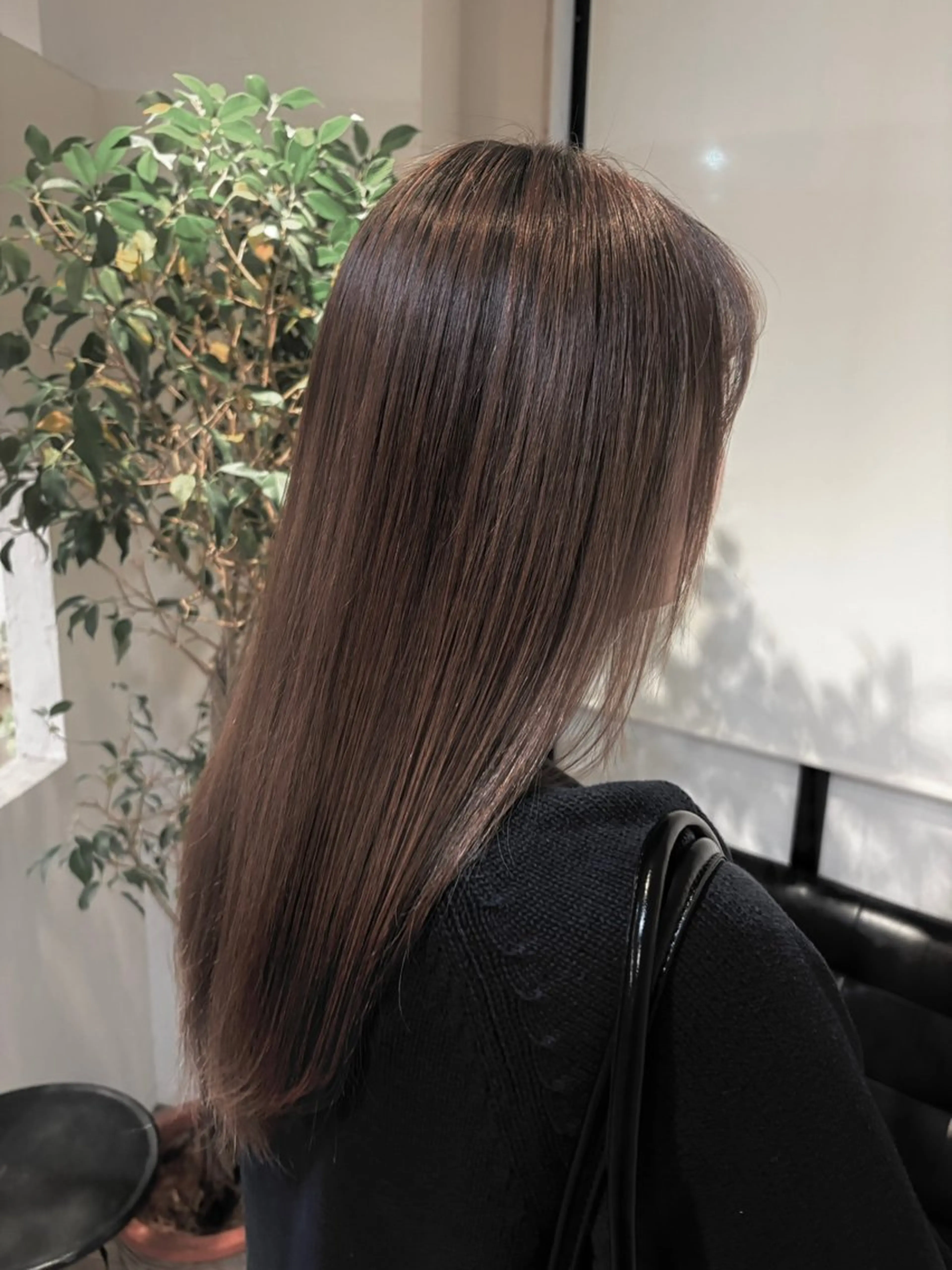 ロング はしもとひより/ 艶カラー/ストレートのヘアスタイル