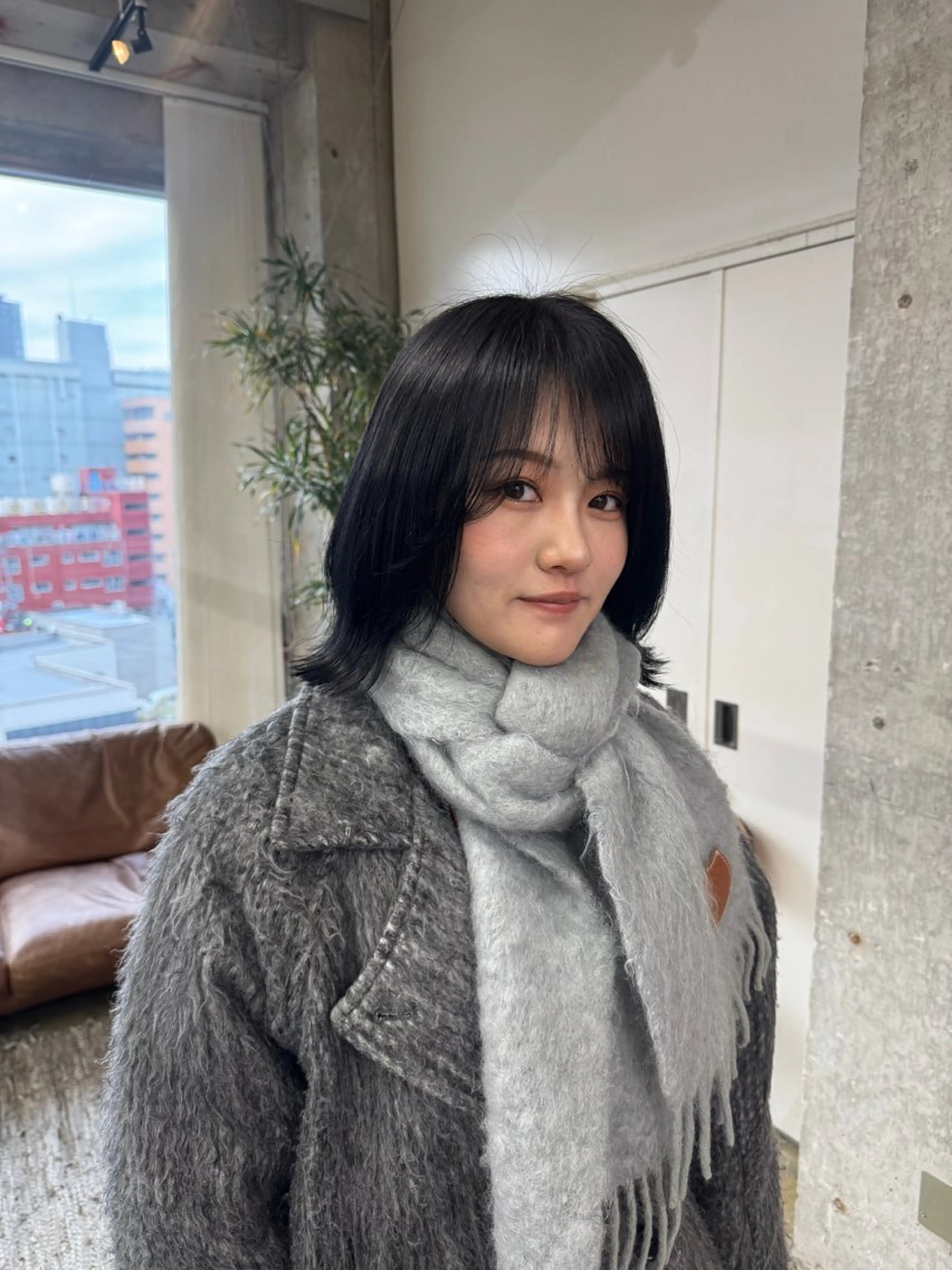 ミディアム カラー 黒髪 ブルーカラー ブルーブラック 透明感カラー トリートメント ヘアカラー ヘアセット 森田遥奈/透明感カラ ー/似合わせカットのヘアスタイル