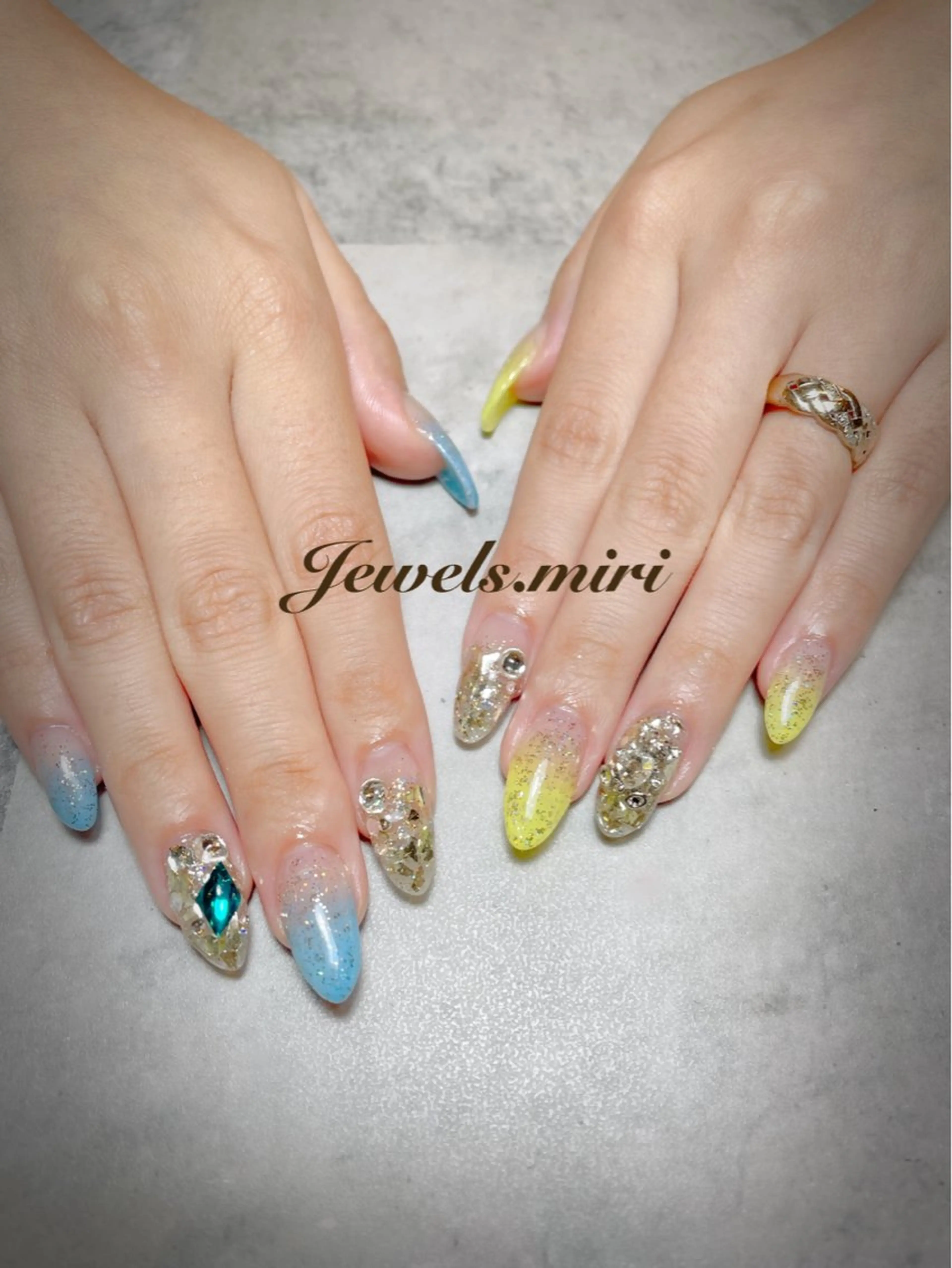 ネイル アートネイル ブルー ジェルネイル キラキラネイル ロングネイル Jewels nail lily 白楽所属・ネイルサロン Jewels Mのネイルデザイン