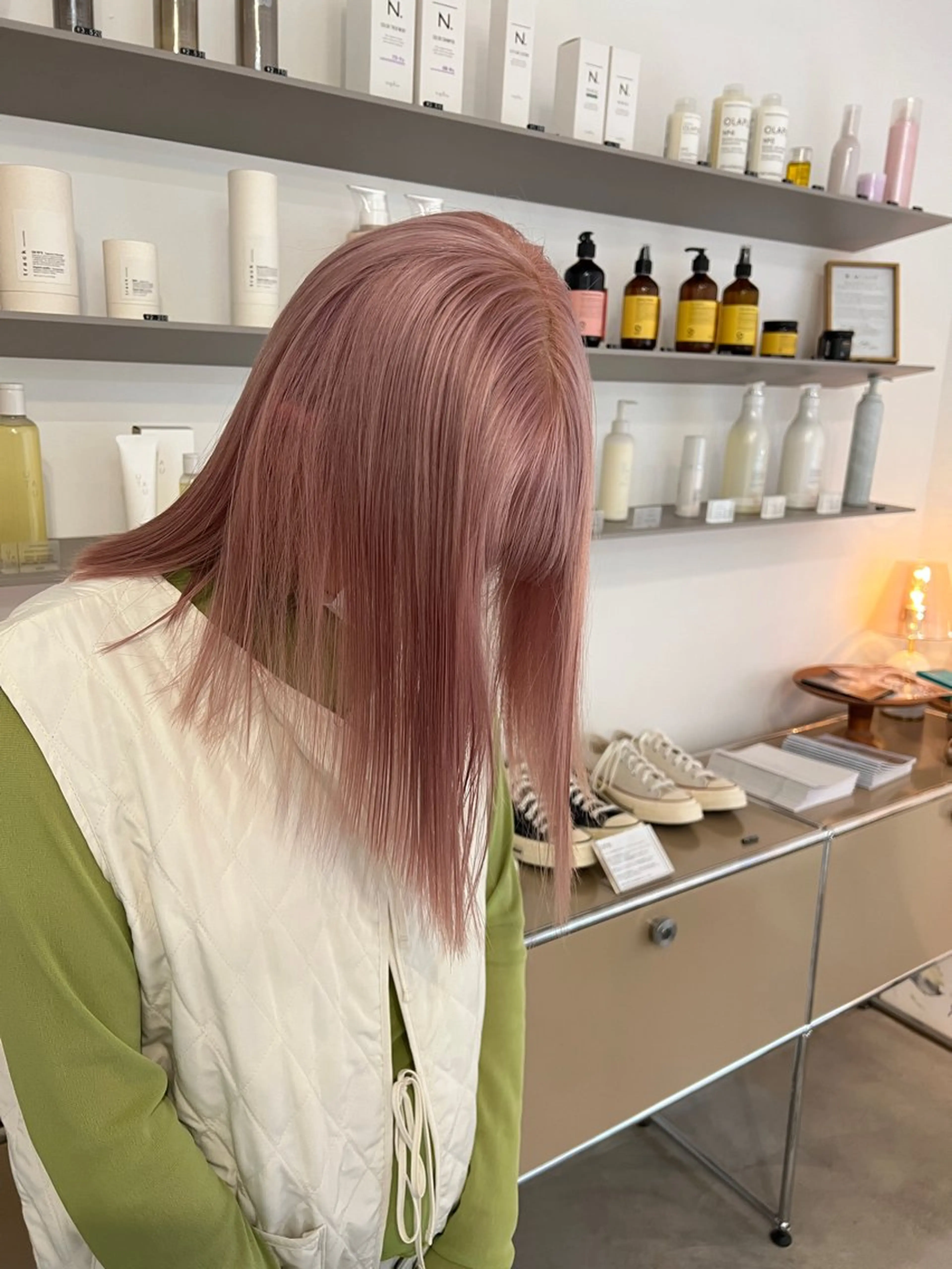 カラー hinata /ハイトーンのヘアスタイル