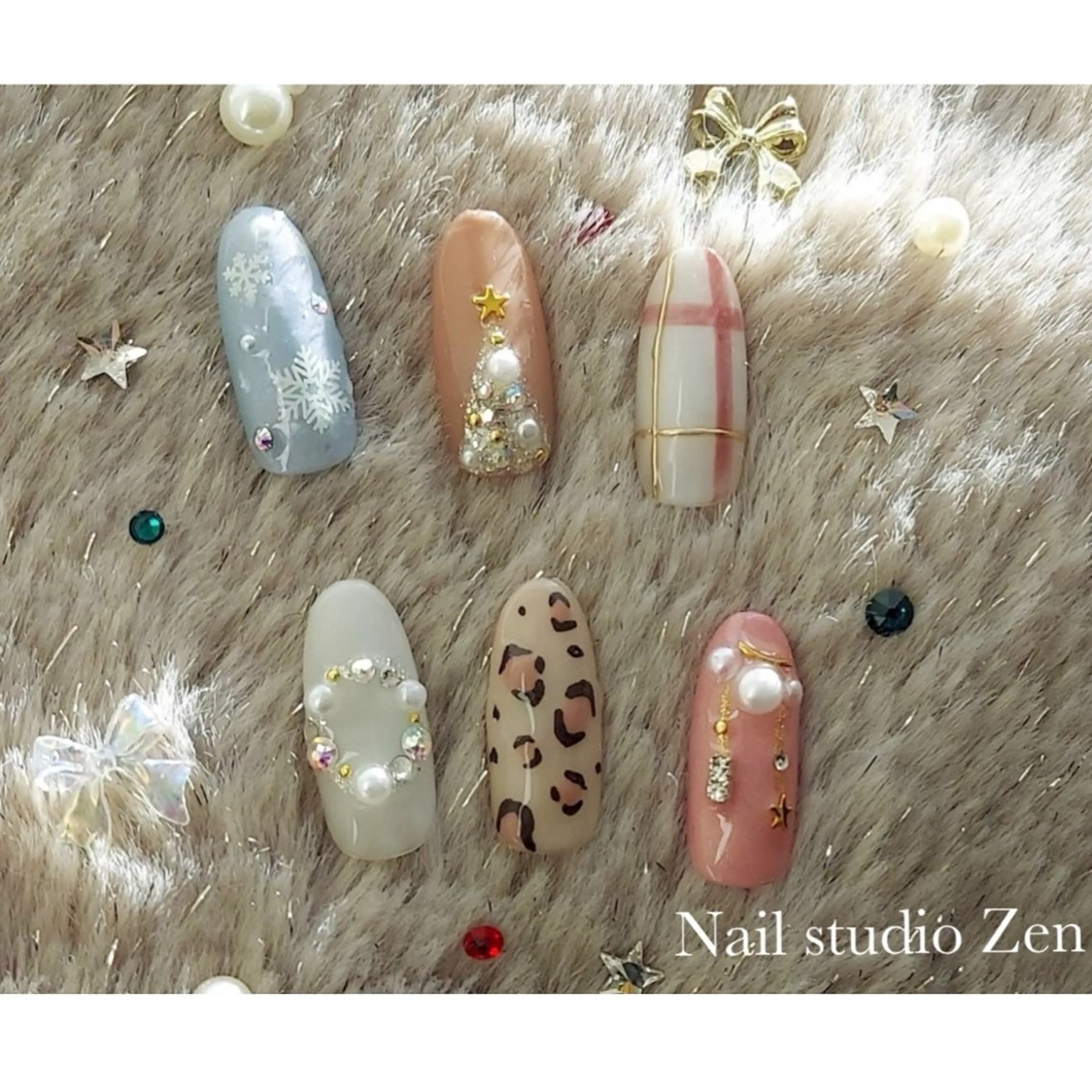 ネイル アートネイル ストーンネイル 冬ネイル クリスマス Zen ✞✟RIO✞✟のネイルデザイン
