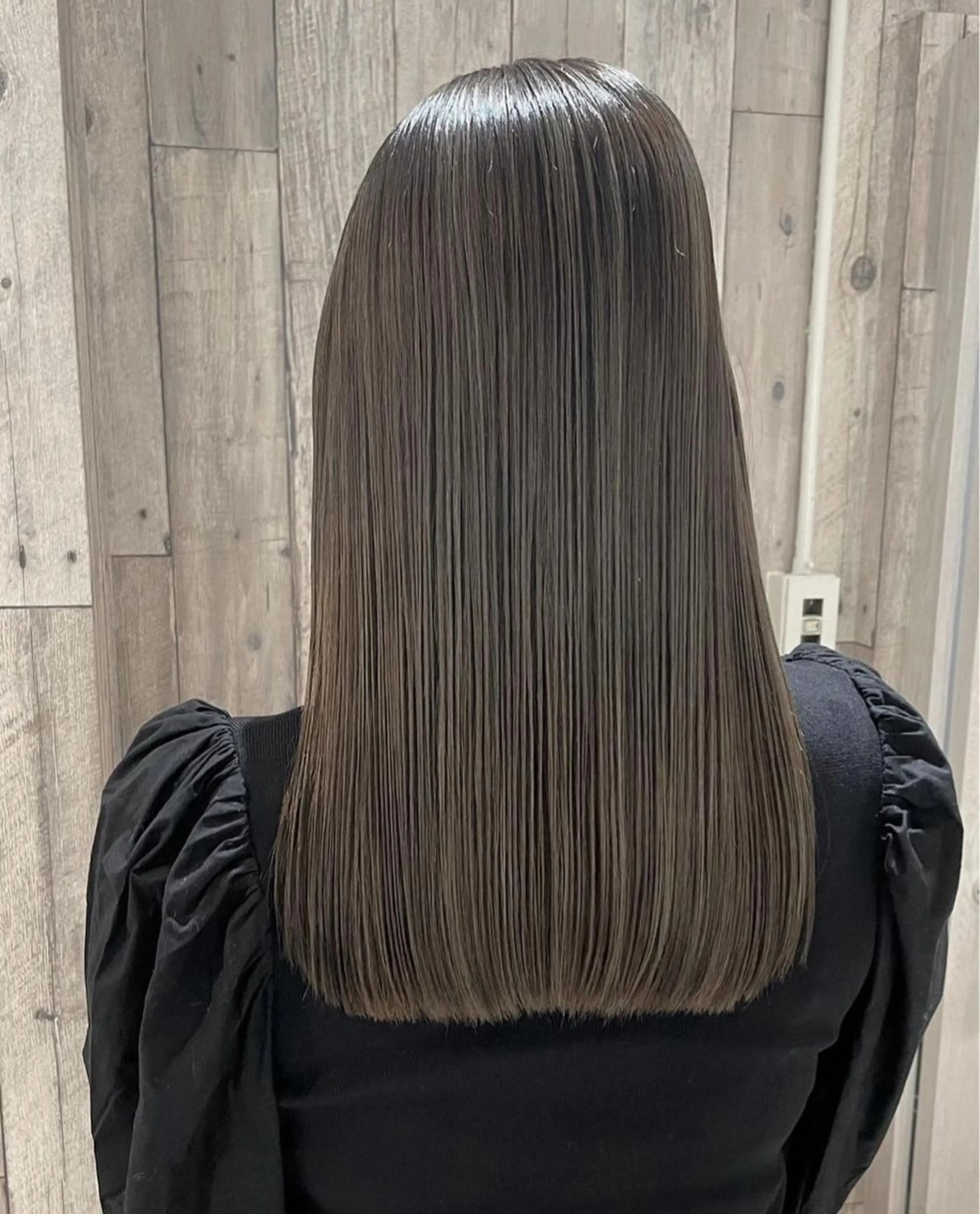 ミディアム カラー ブリーチ ダブルカラー グレージュ ヘアカラー 銀座透け感大人カラー 🌴フルカワのヘアスタイル
