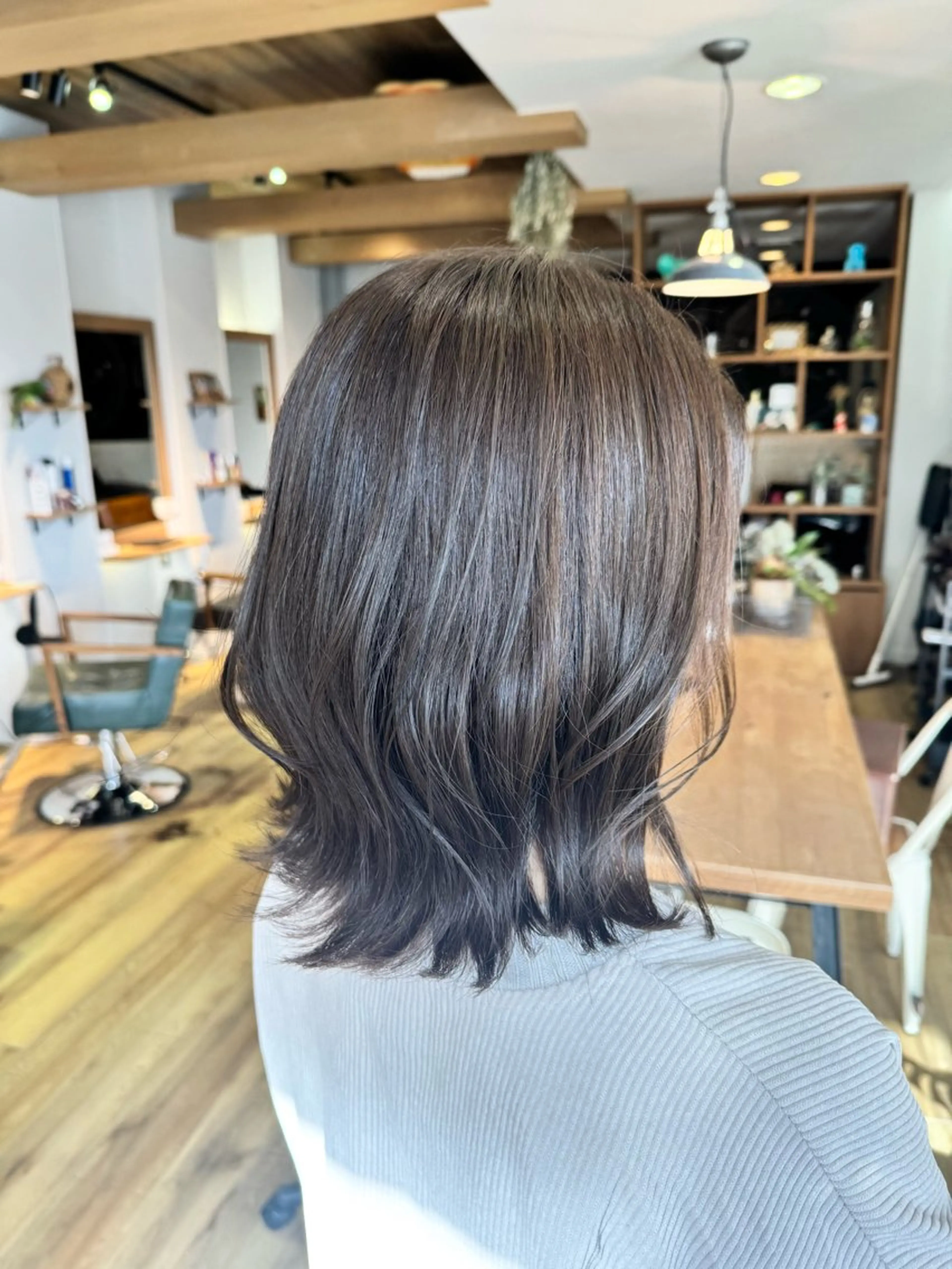 ミディアム カラー オリーブカラー ヘアカラー トリートメント ツキダテ ユイのヘアスタイル