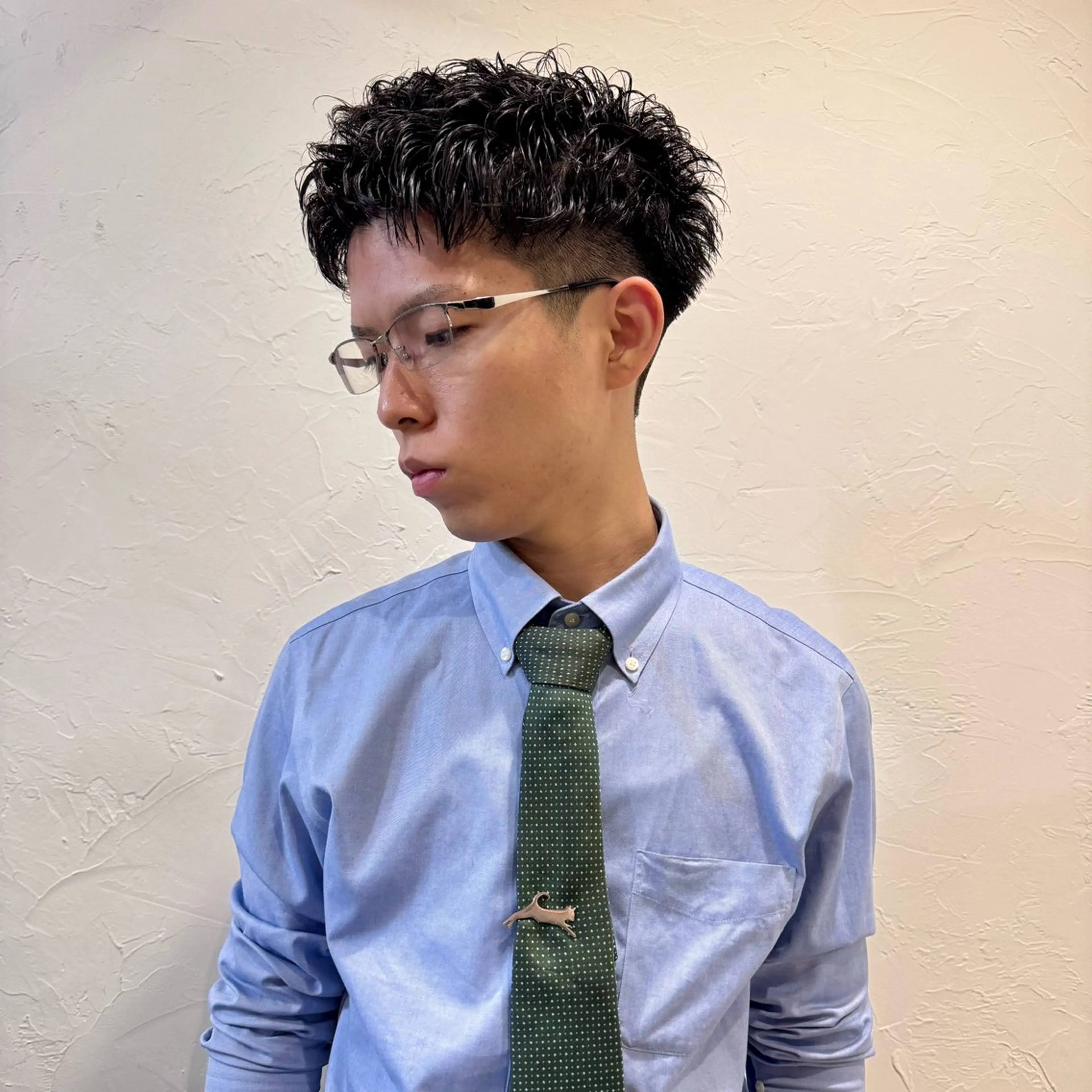 ショート パーマ メンズ アップバング メンズ就活ヘア メンズパーマ メンズショート スパイキーショート カット パーマ ヘアセット 【池袋/スパイキー ショート】ⓝⓘⓜⓤのヘアスタイル