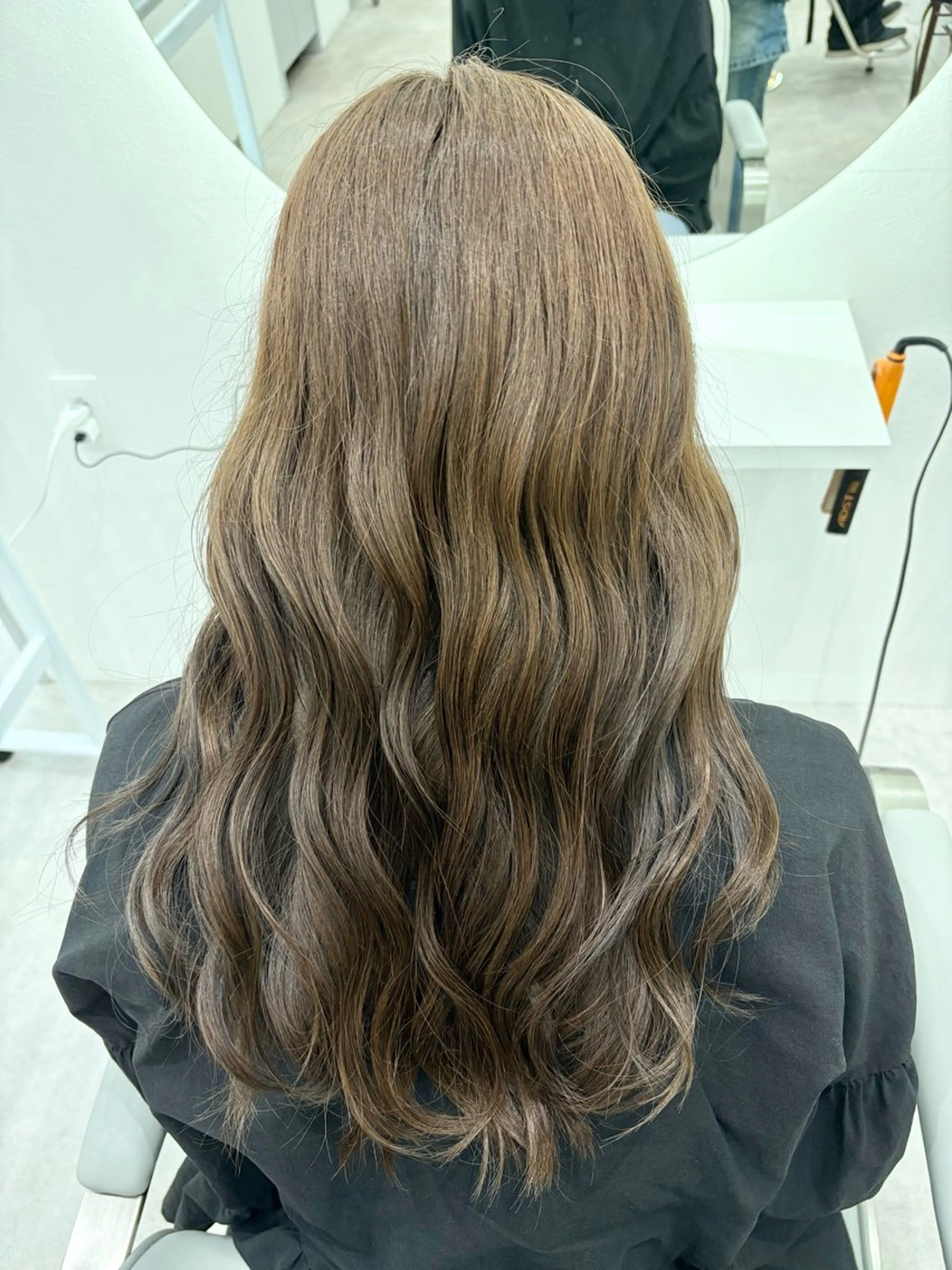 カラー アッシュ ベージュカラー ヘアカラー トリートメント 佐川 向日葵のヘアスタイル