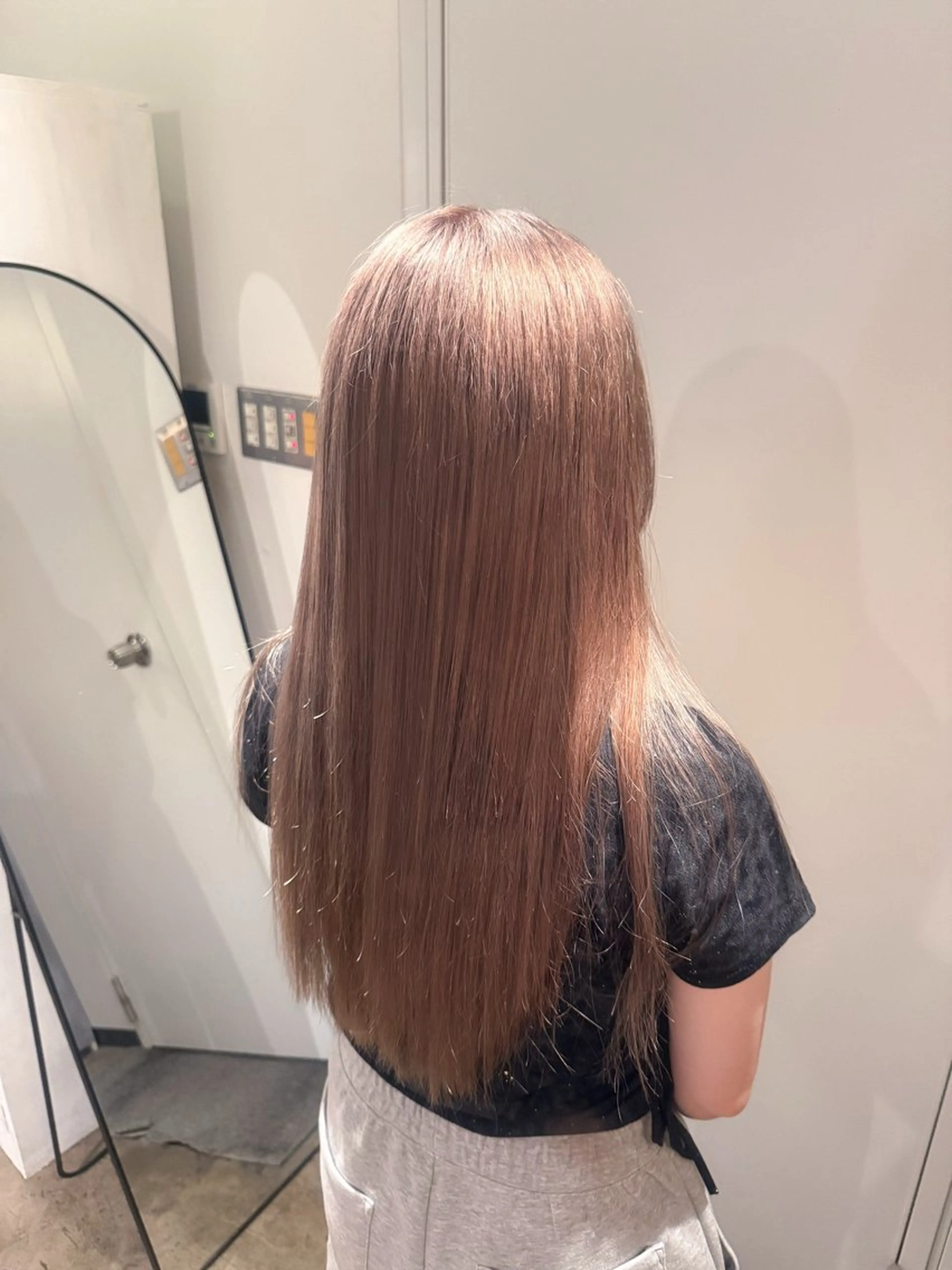 ロング カラー ベージュカラー ミルクティーベージュ ヘアカラー トリートメント 🫧ブリーチモデル/ 透明感カラー /みきのヘアスタイル