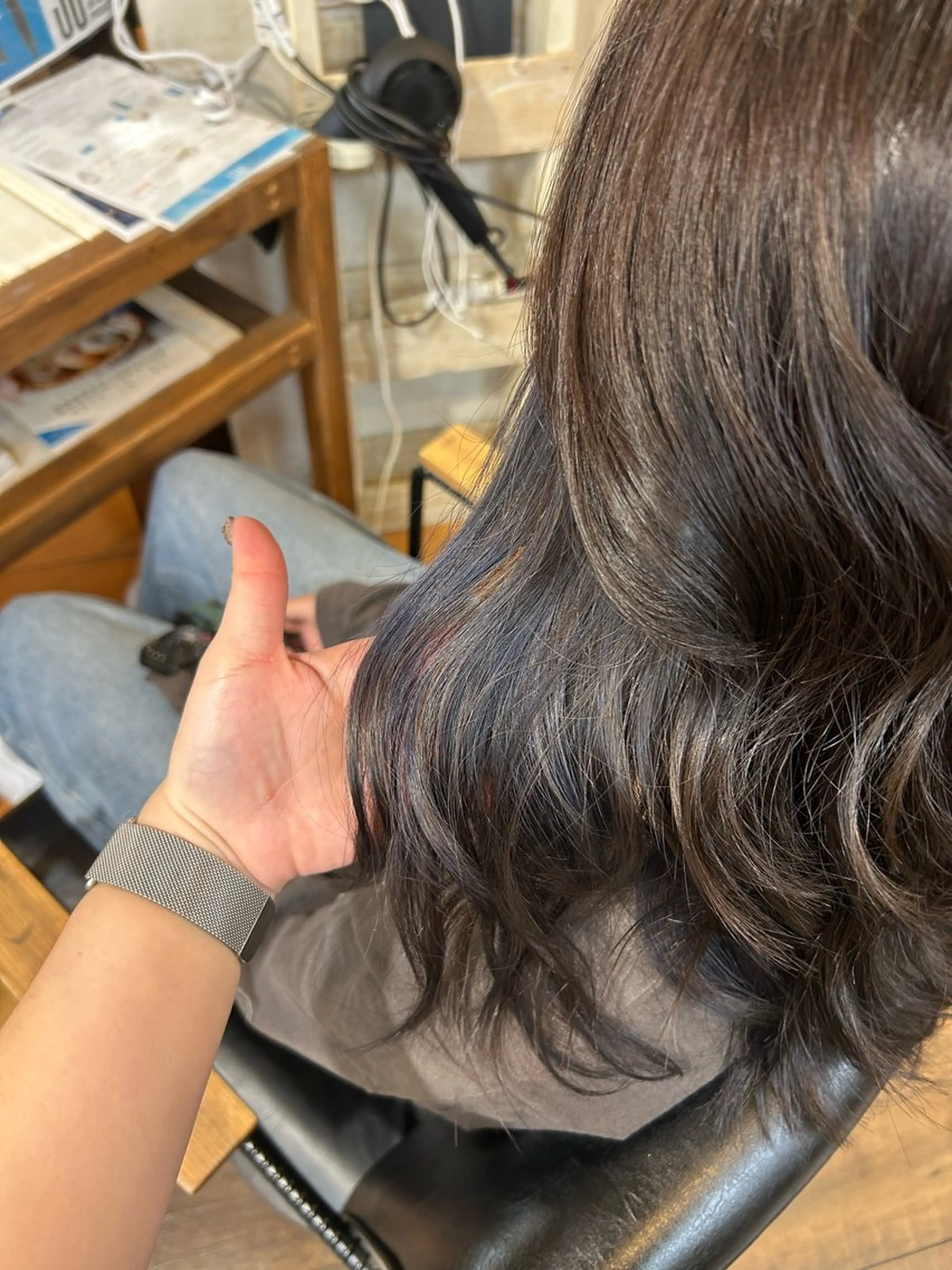 セミロング カラー ヘアアレンジ アッシュ パープルカラー chacha blanc元山のヘアスタイル