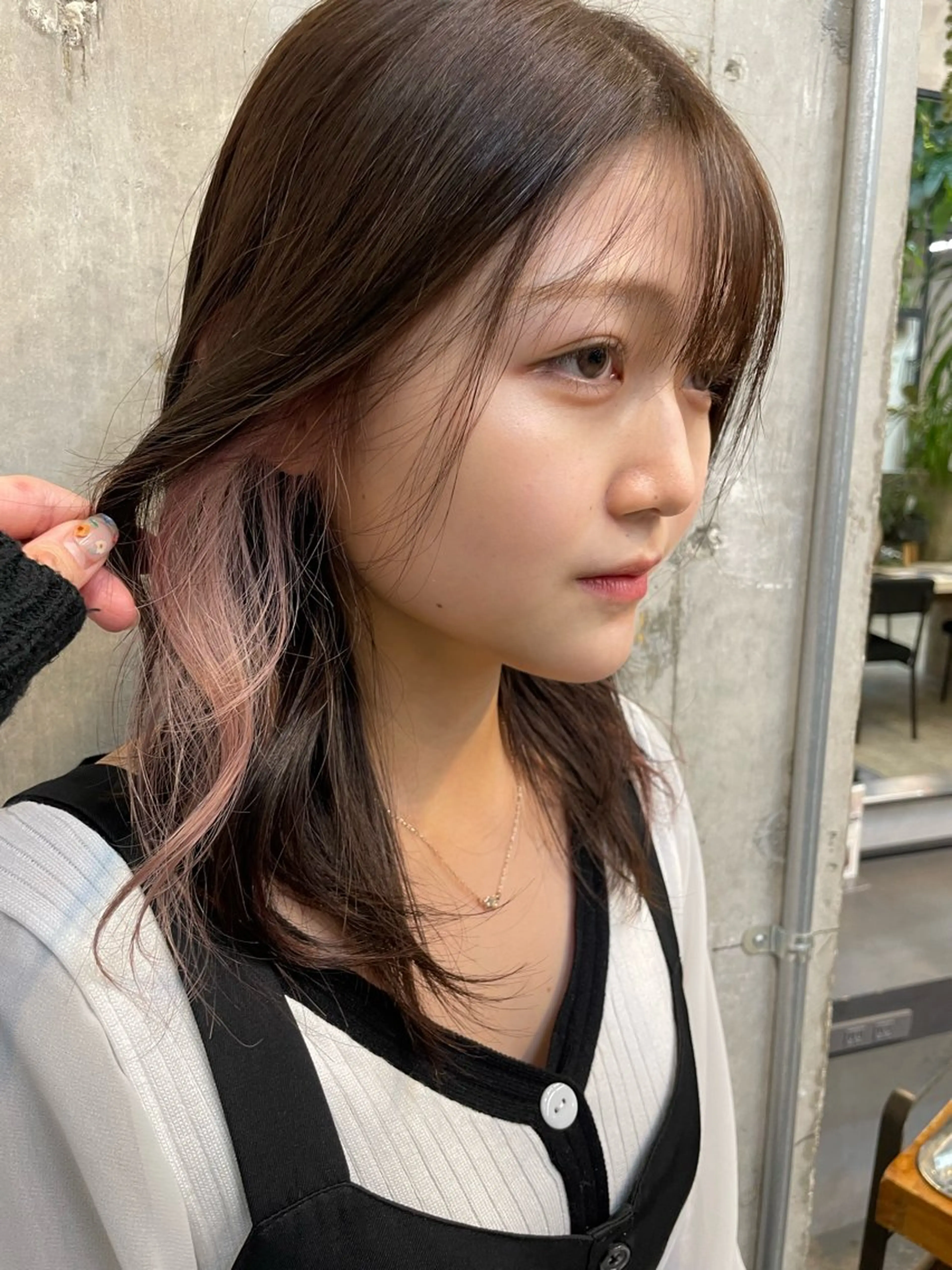 ミディアム カラー ベージュカラー ブリーチ ホワイトベージュ 似合わせカット‪// 鶴我万唯華のヘアスタイル