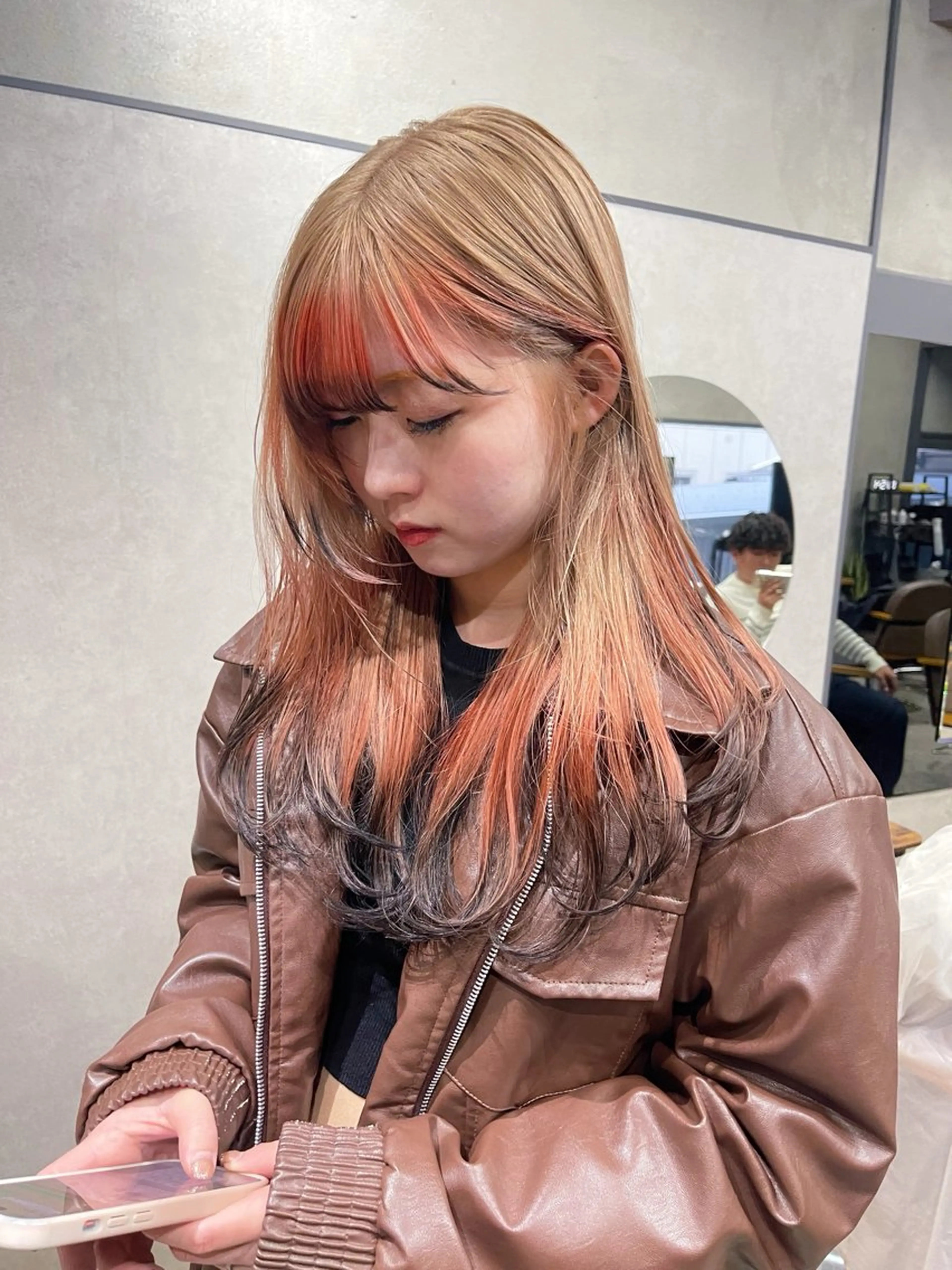 セミロング カラー デザインカラー レイヤーカット ヘアカラー トリートメント AiM 大名　似合わせカットのヘアスタイル