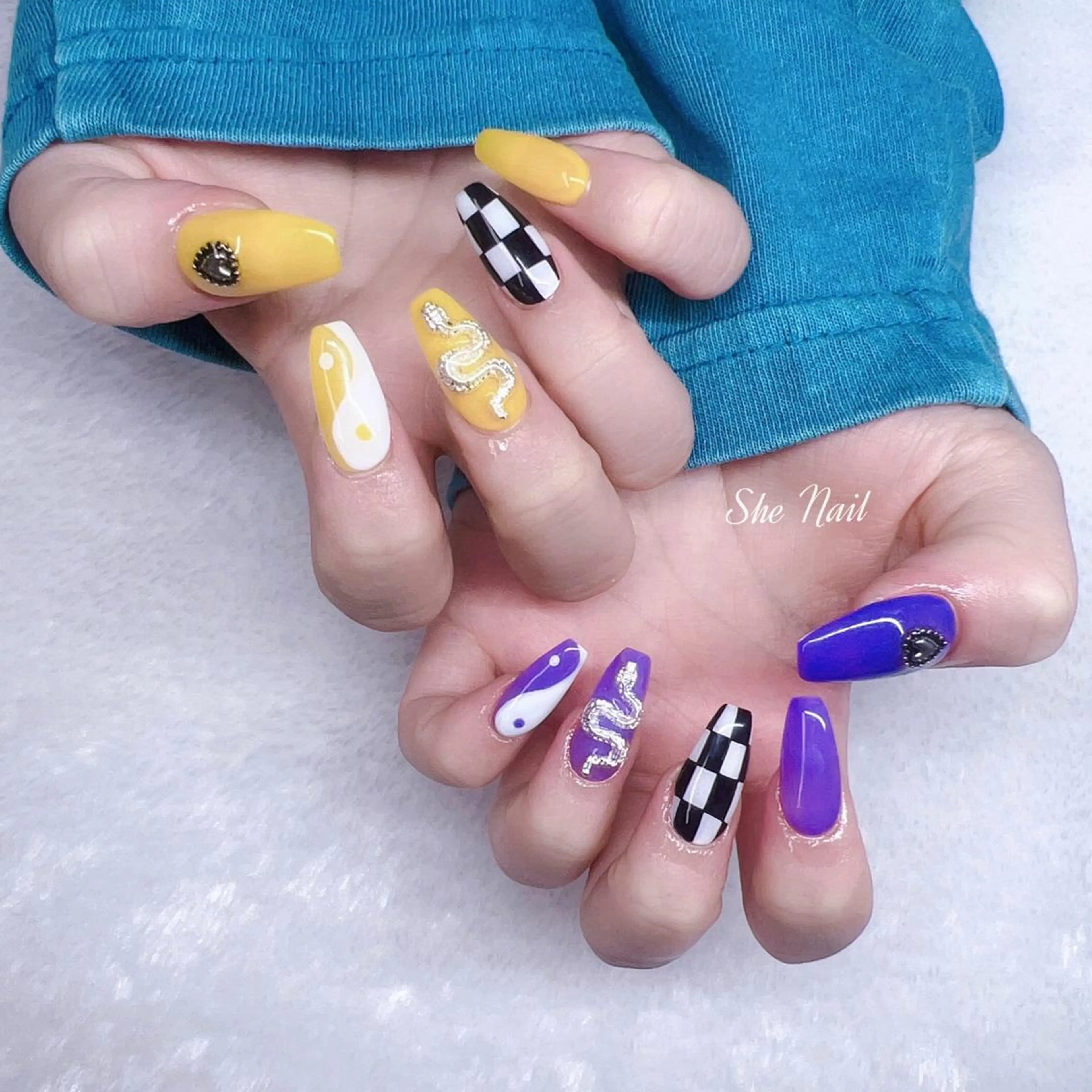 ネイル チークネイル フレンチネイル マグネットネイル 持ち込み ワンカラーネイル ハンドネイル She   Nail所属・ISA_ BELLAのネイルデザイン