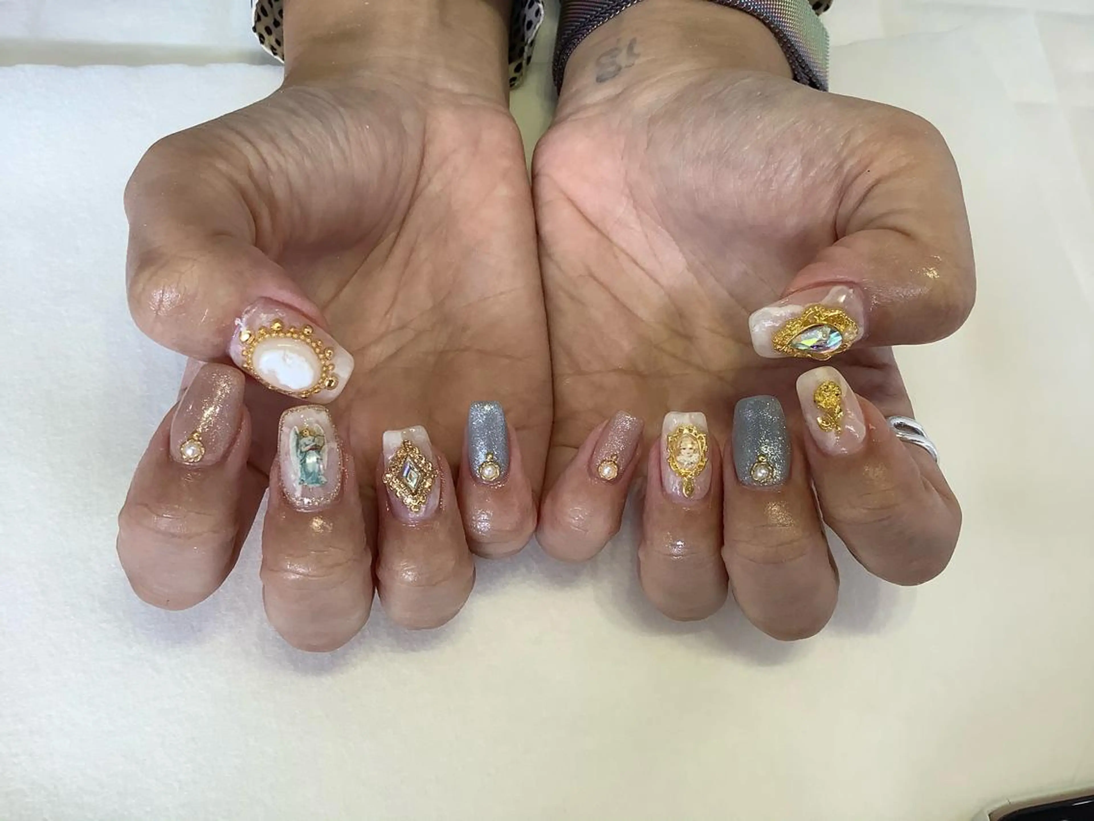 ネイル ハンドネイル 💎🐰 saki. m 🐰💎のネイルデザイン