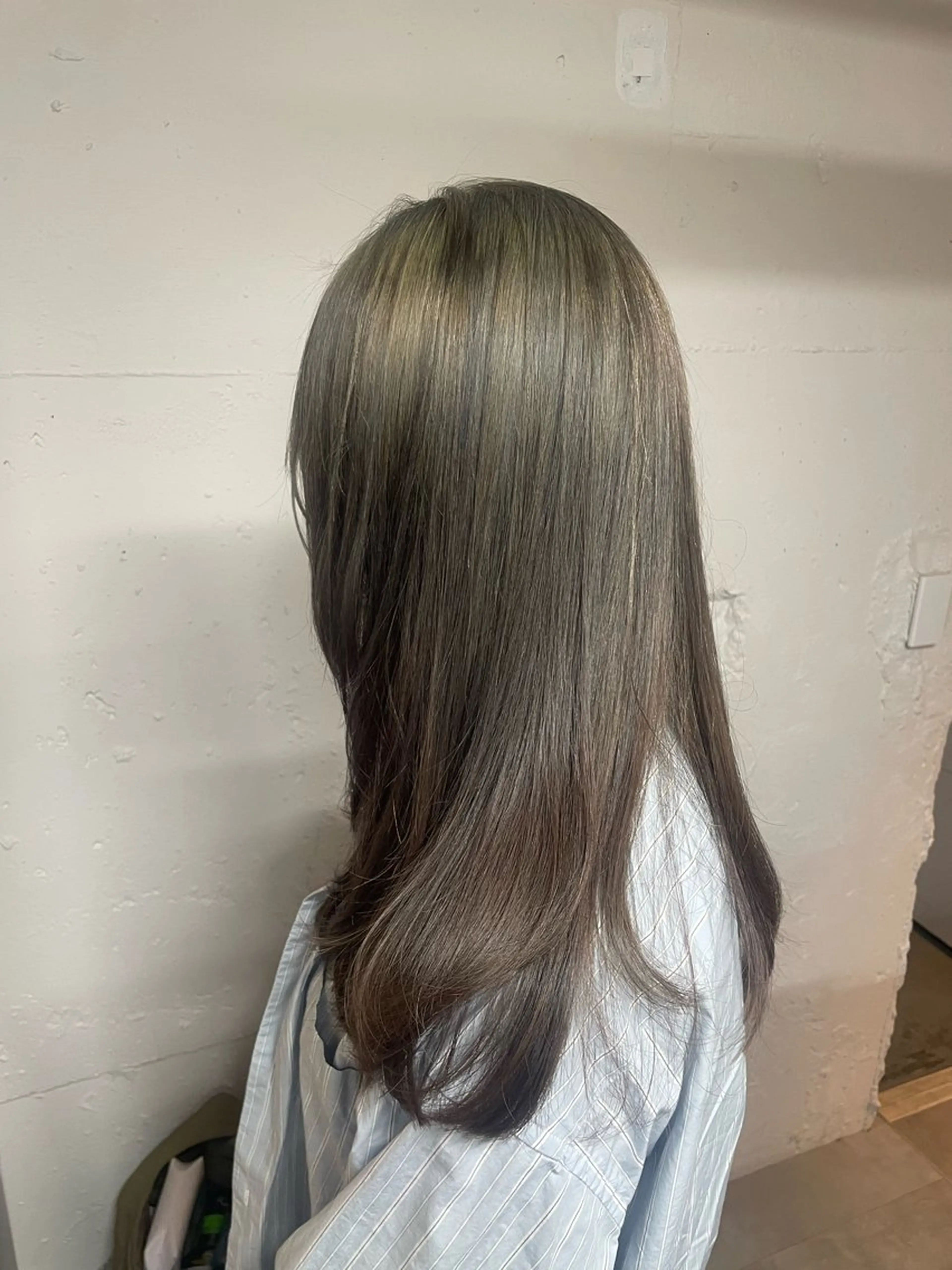 ロング ヘアカラー tokute 中野真咲🐺のヘアスタイル