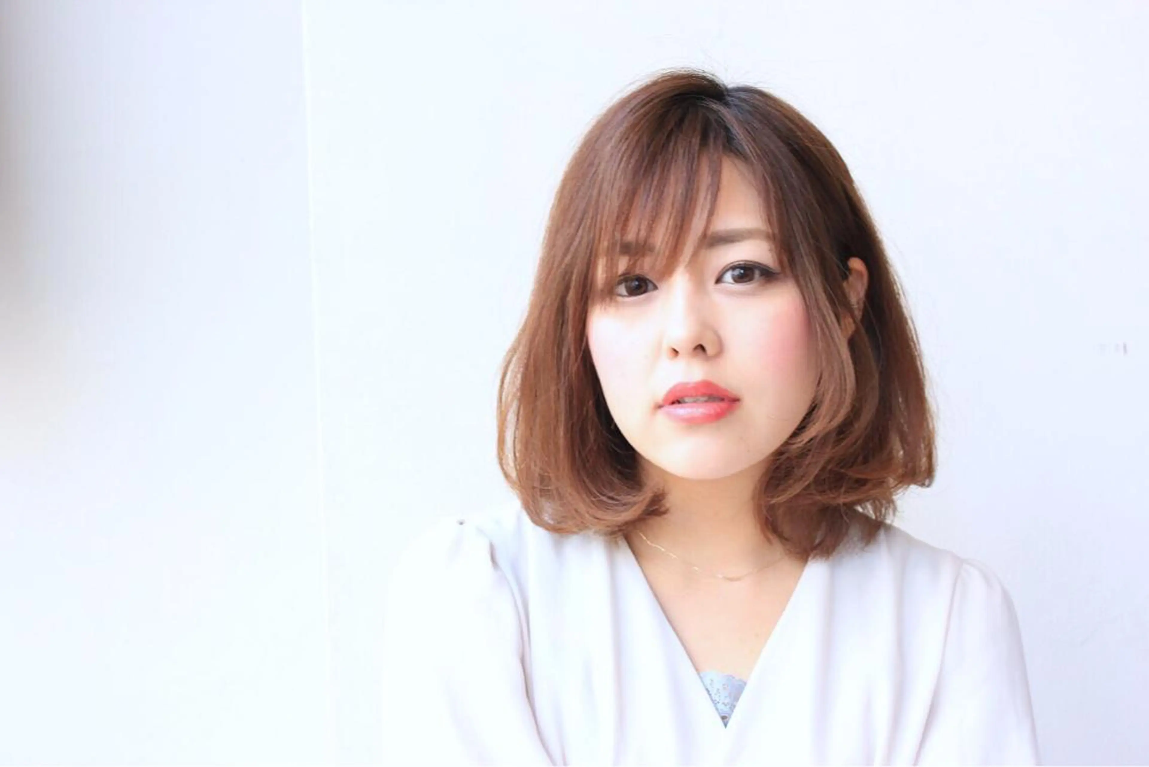ミディアム 河野 薫のヘアスタイル