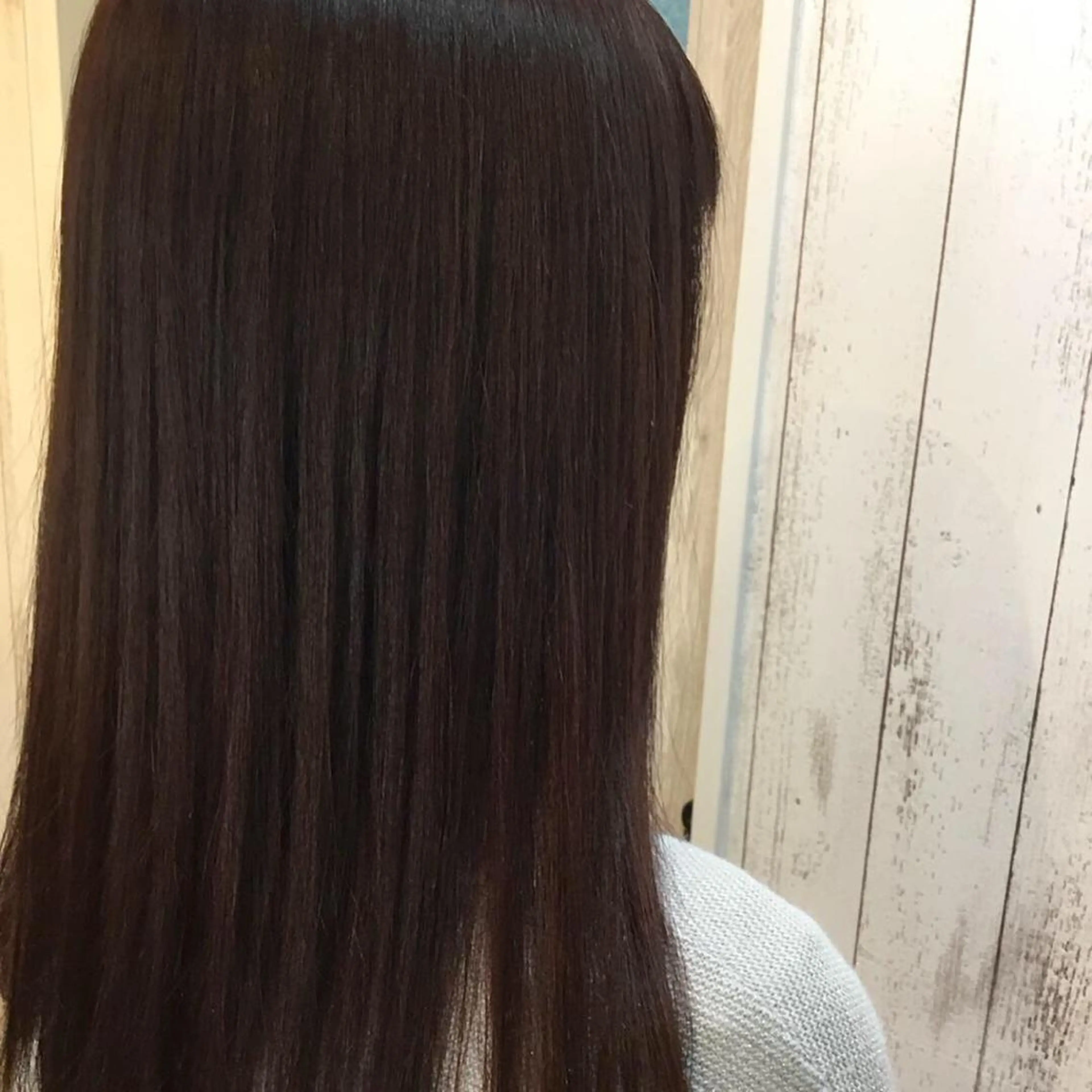 セミロング カラー embrace エンブレイスのヘアスタイル