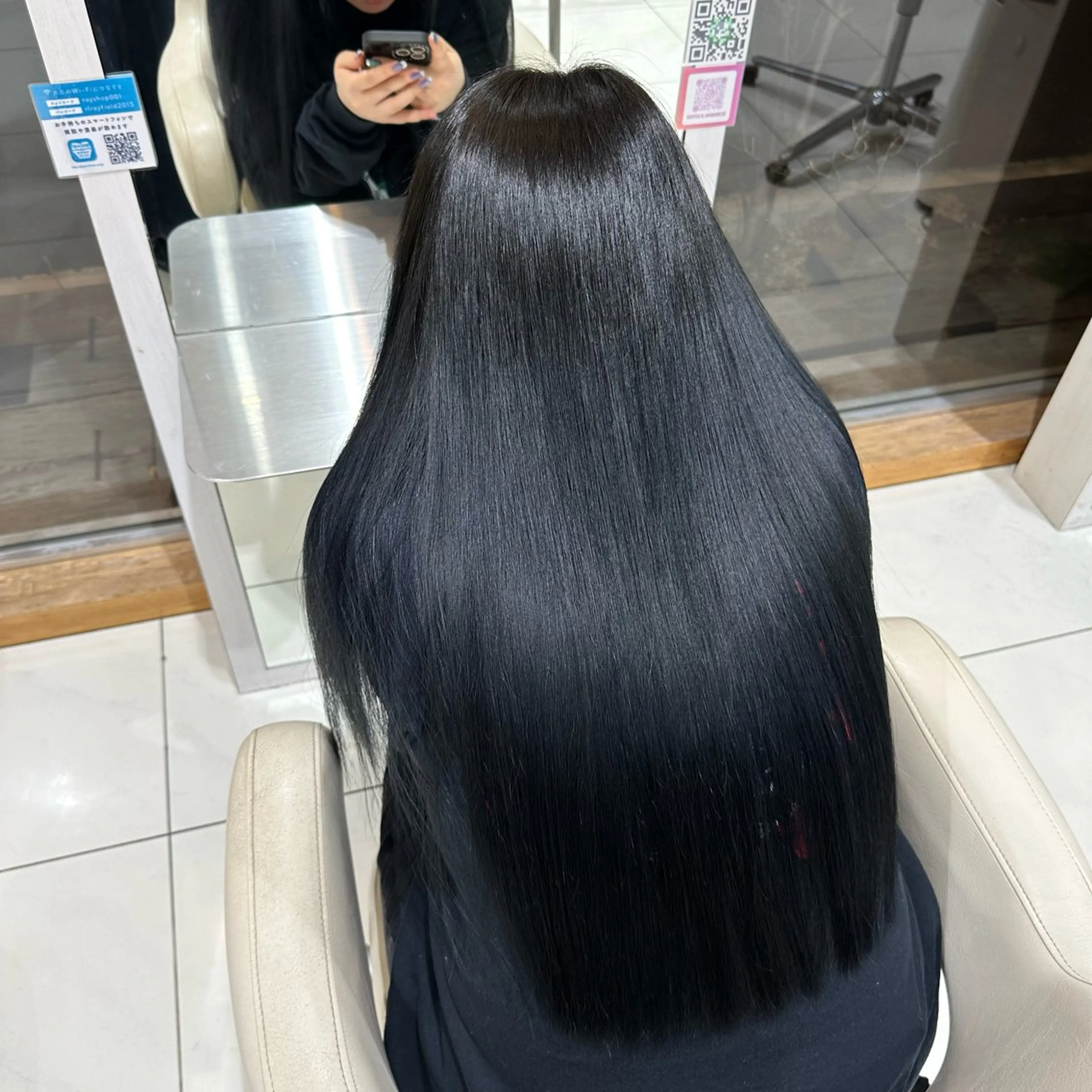 ロング カラー Miki .のヘアスタイル