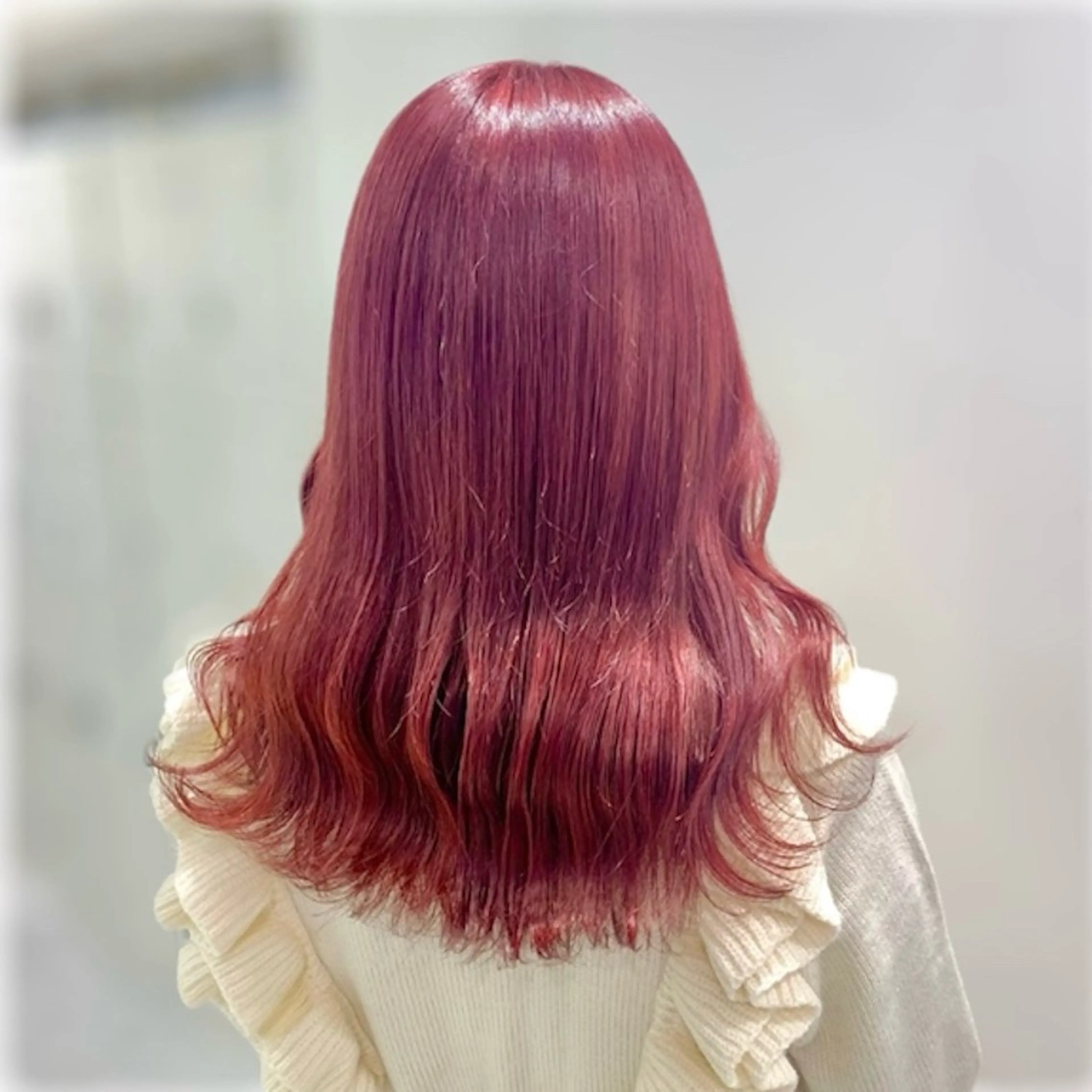ミディアム カラー ヘアアレンジ ハイトーンカラー カット ヘアカラー トリートメント ヘッドスパ ヘアセット 顔まわりカット の達人のヘアスタイル