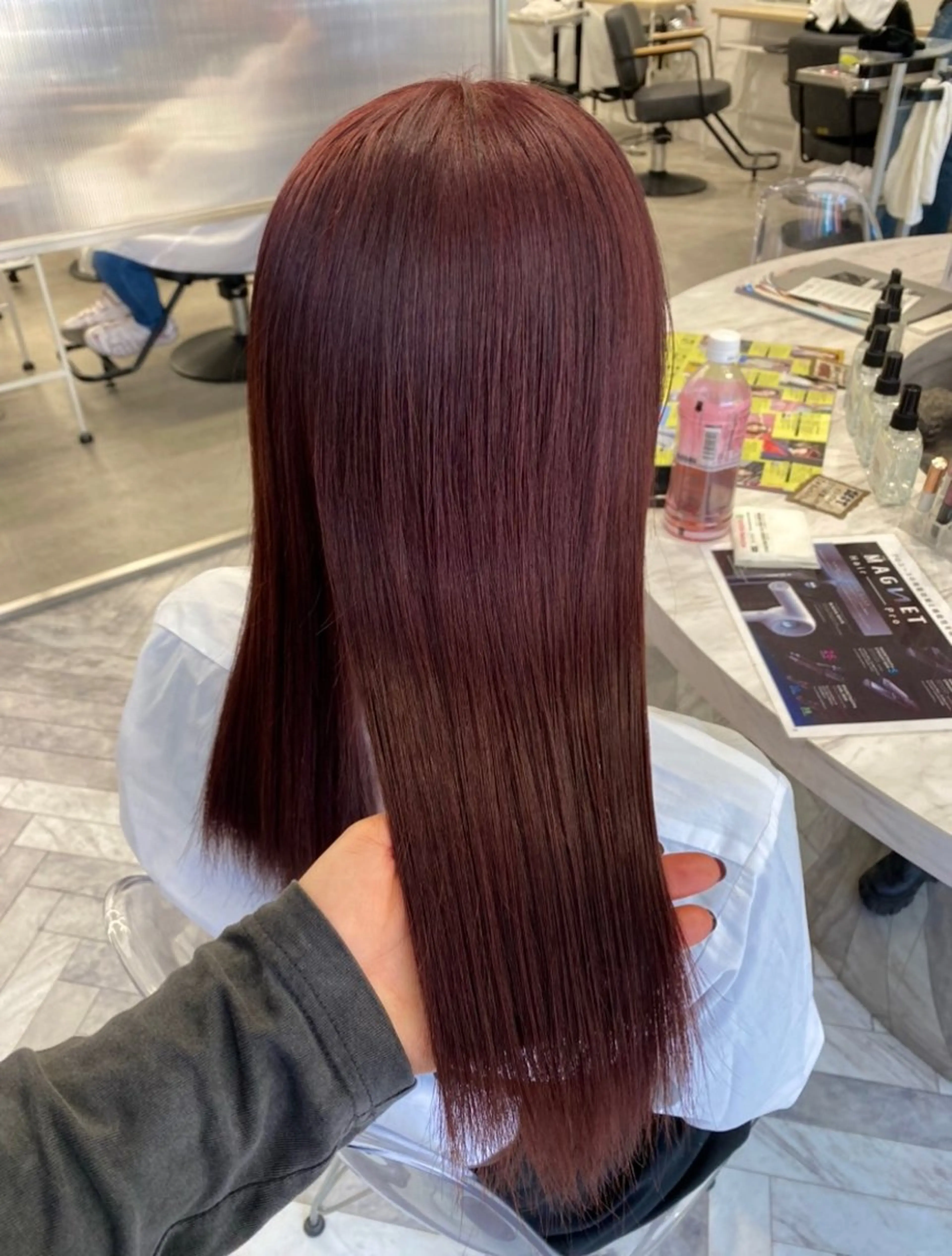 ロング カラー ブリーチ ケアブリーチ 透明感カラー ハイトーンカラー 韓国風カラー emu所属・けいこ🍊ニュアンス ネイル/個性派ネイルのネイルデザイン