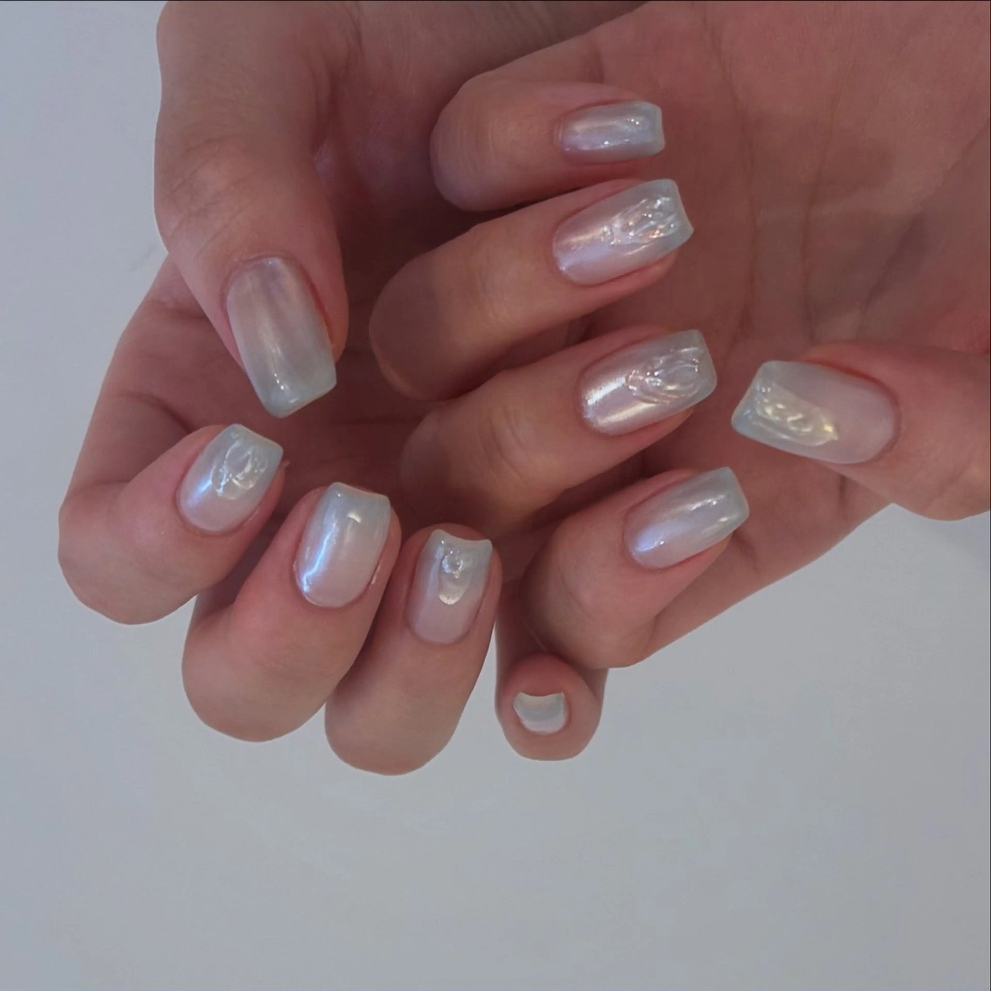 ネイル ブルー グラデーション ラメ(グリッター) ミラーネイル ピンク ハンドネイル Elio所属・Elio 国泰寺のネイルデザイン