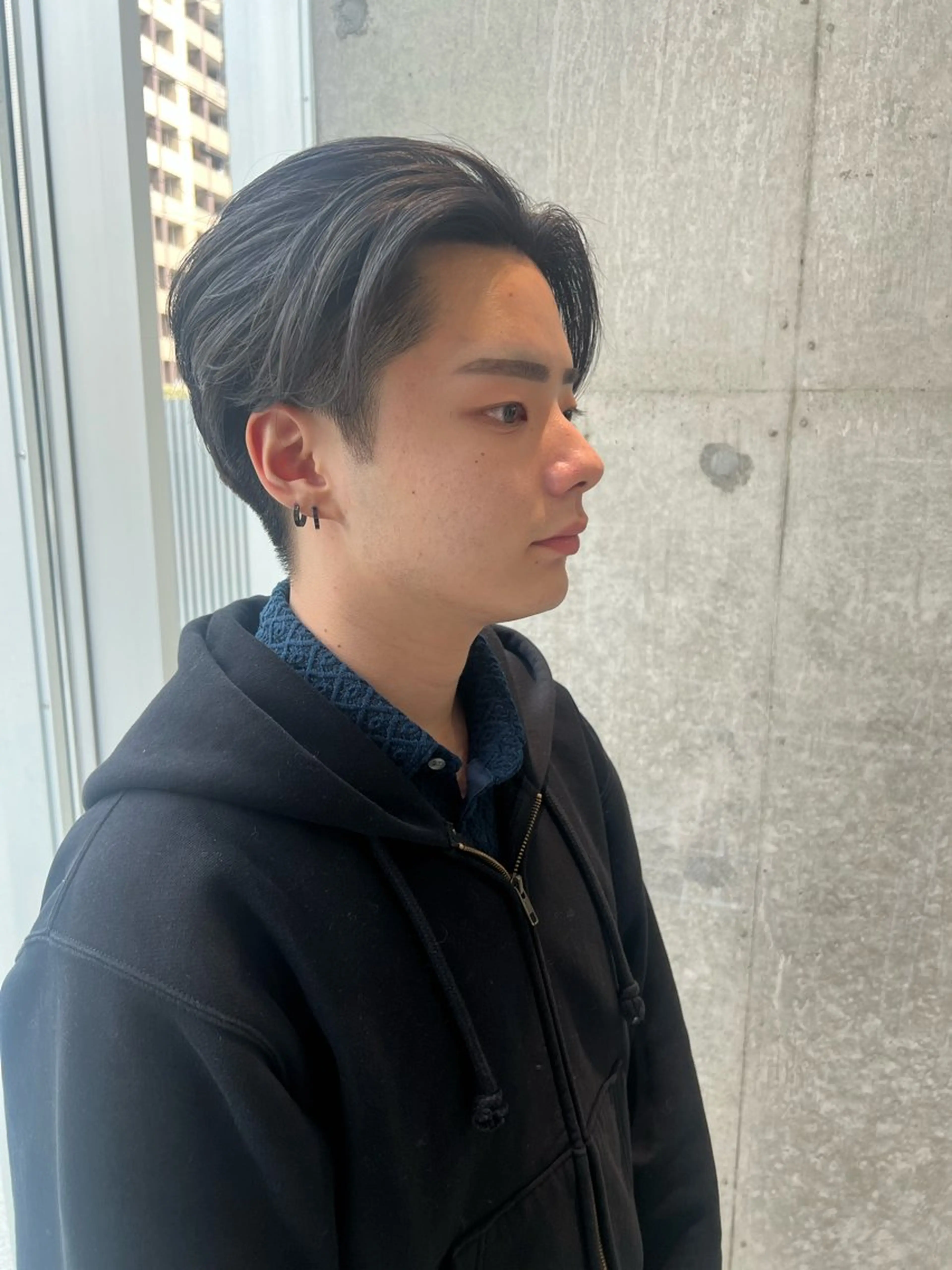 カラー メンズ 黒髪 ブルーカラー ブルーブラック カット ヘアカラー 吉沢遣人/レイヤー 艶カラー/パーマのヘアスタイル