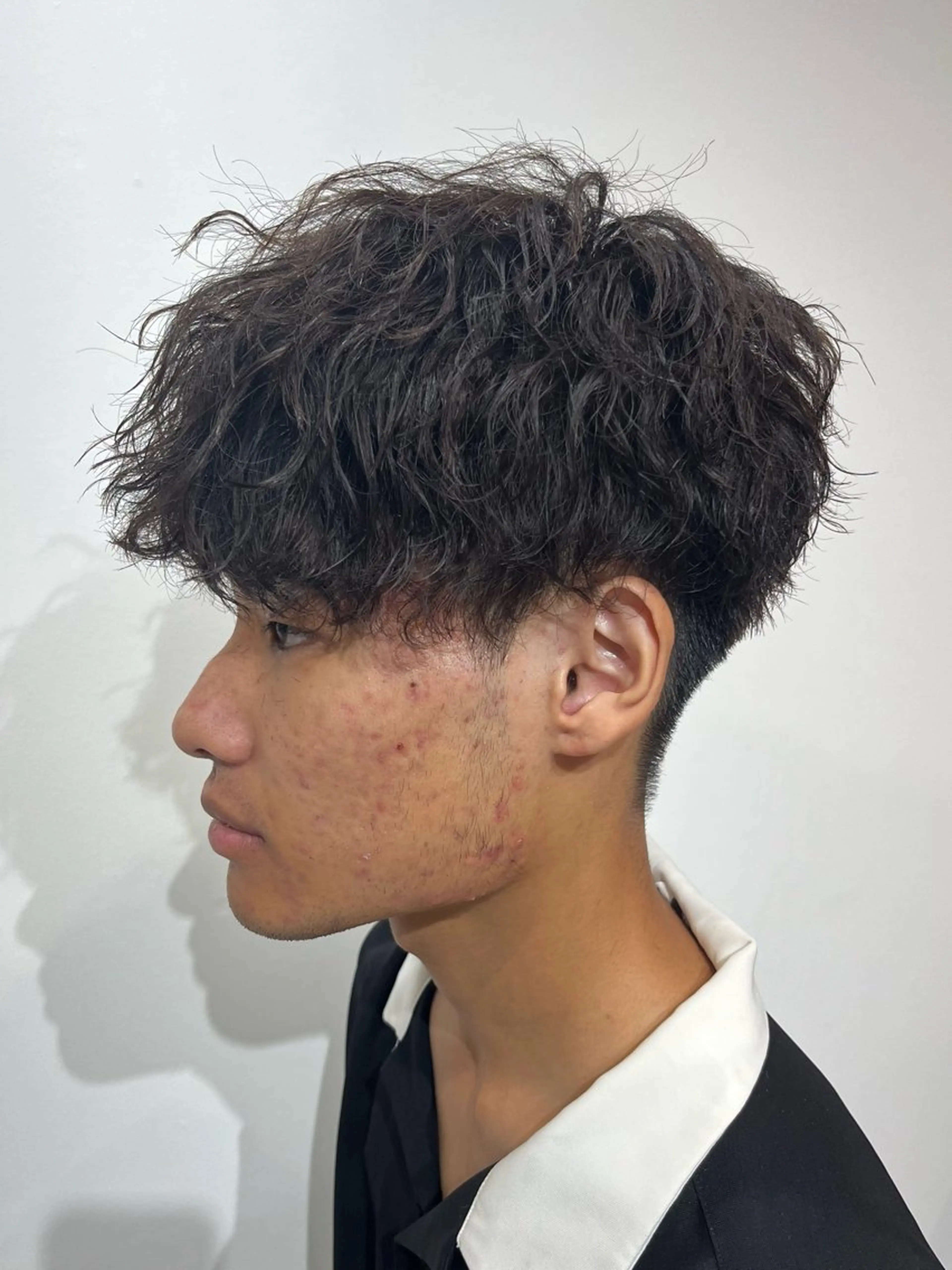 ショート パーマ メンズ マッシュ メンズパーマ ツイストスパイラルパーマ スパイラルパーマ カット トリートメント 【店長】メンズ職人 短髪　ハイトーン🔥のヘアスタイル