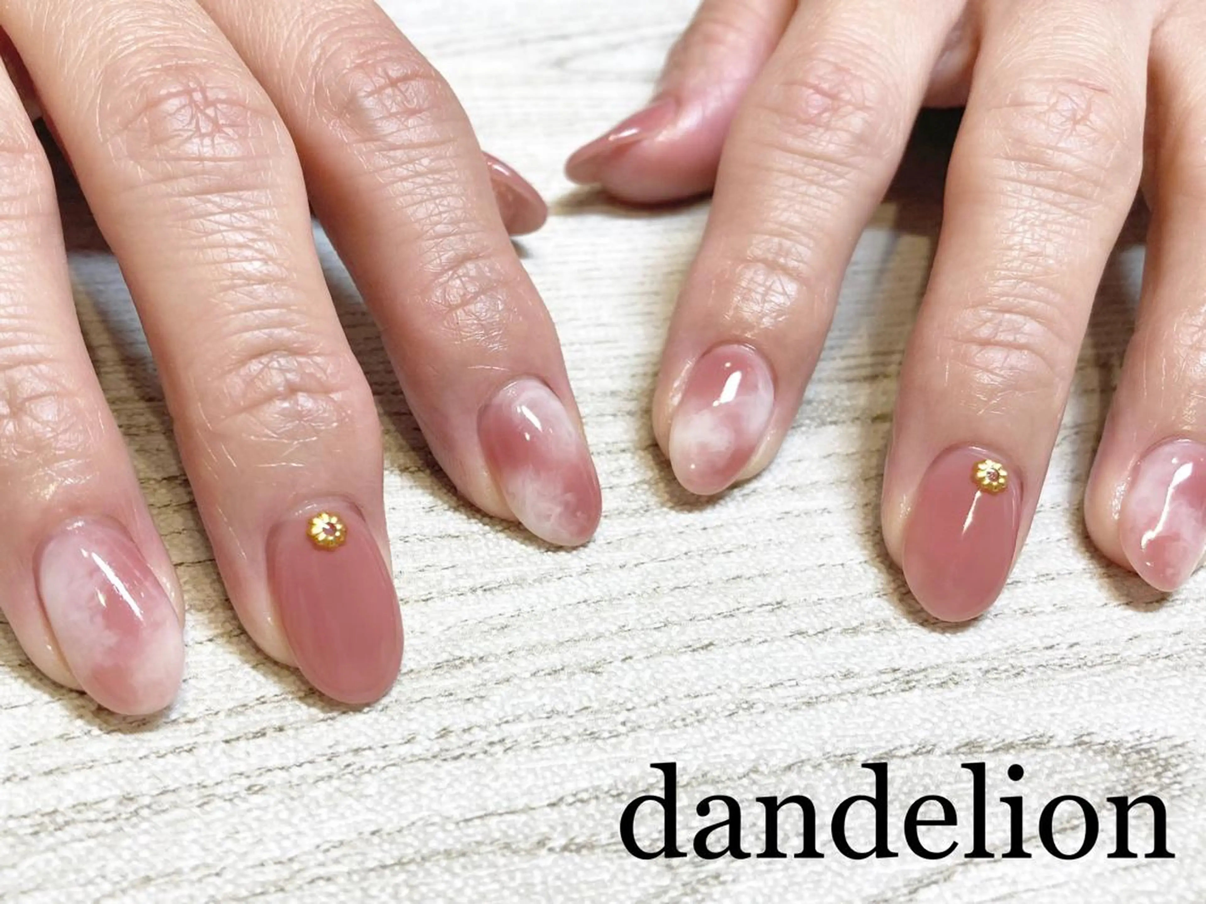 ネイル ハンドネイル ハンドケア dandelion ダンデライオンのネイルデザイン