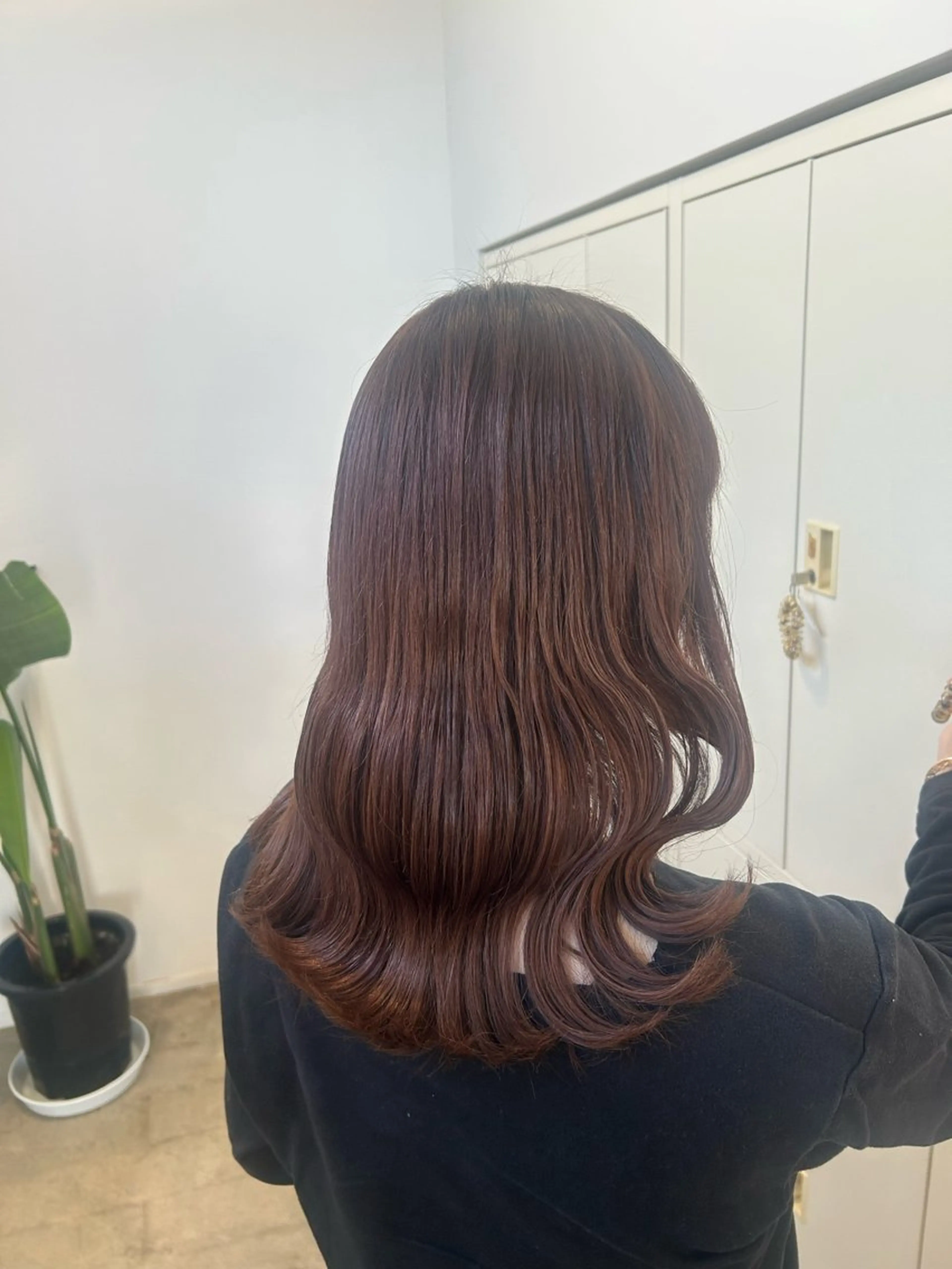 ミディアム éclat hairs beau group所属・西田 颯花のヘアスタイル