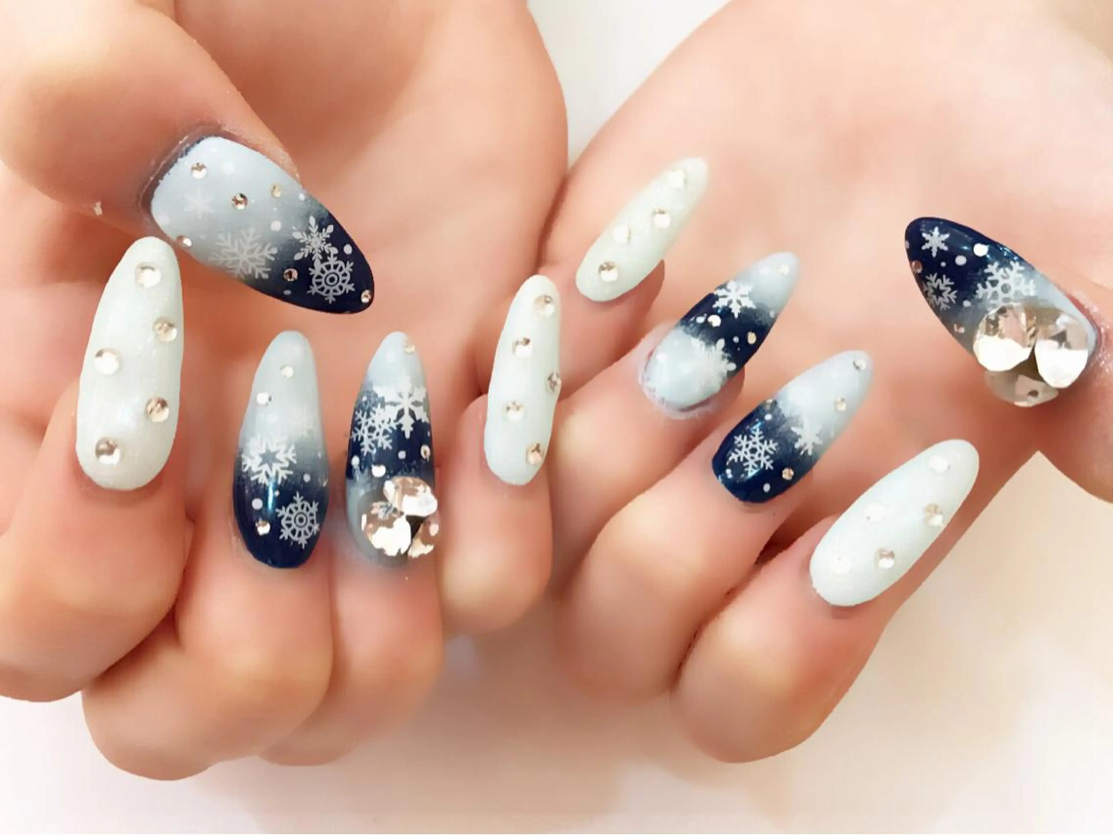 カラー ネイル NAILSGOGO shibuyaのネイルデザイン