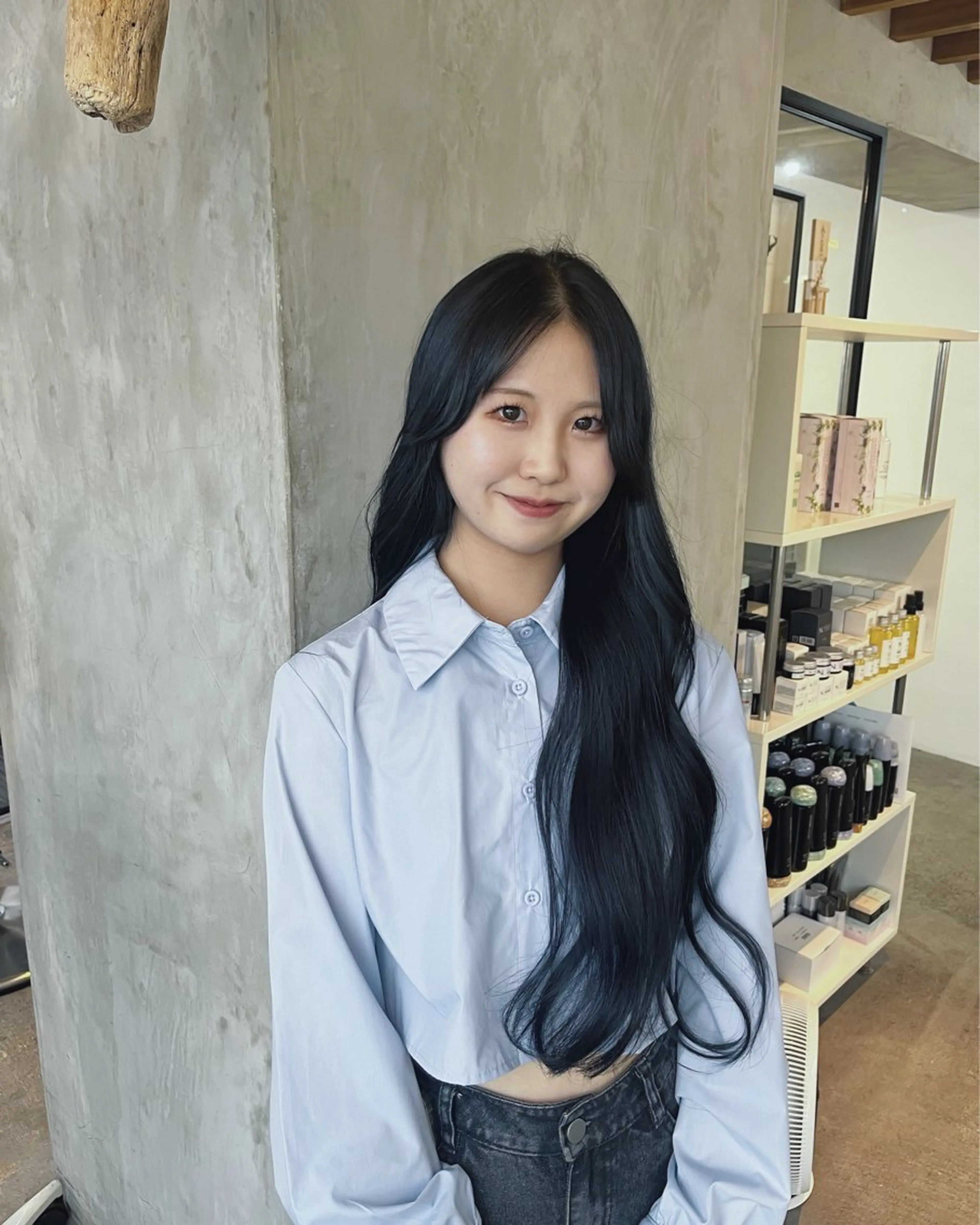 ロング カラー ネイビーカラー ヘアカラー 髪質改善／縮毛矯正 関根青葉のヘアスタイル