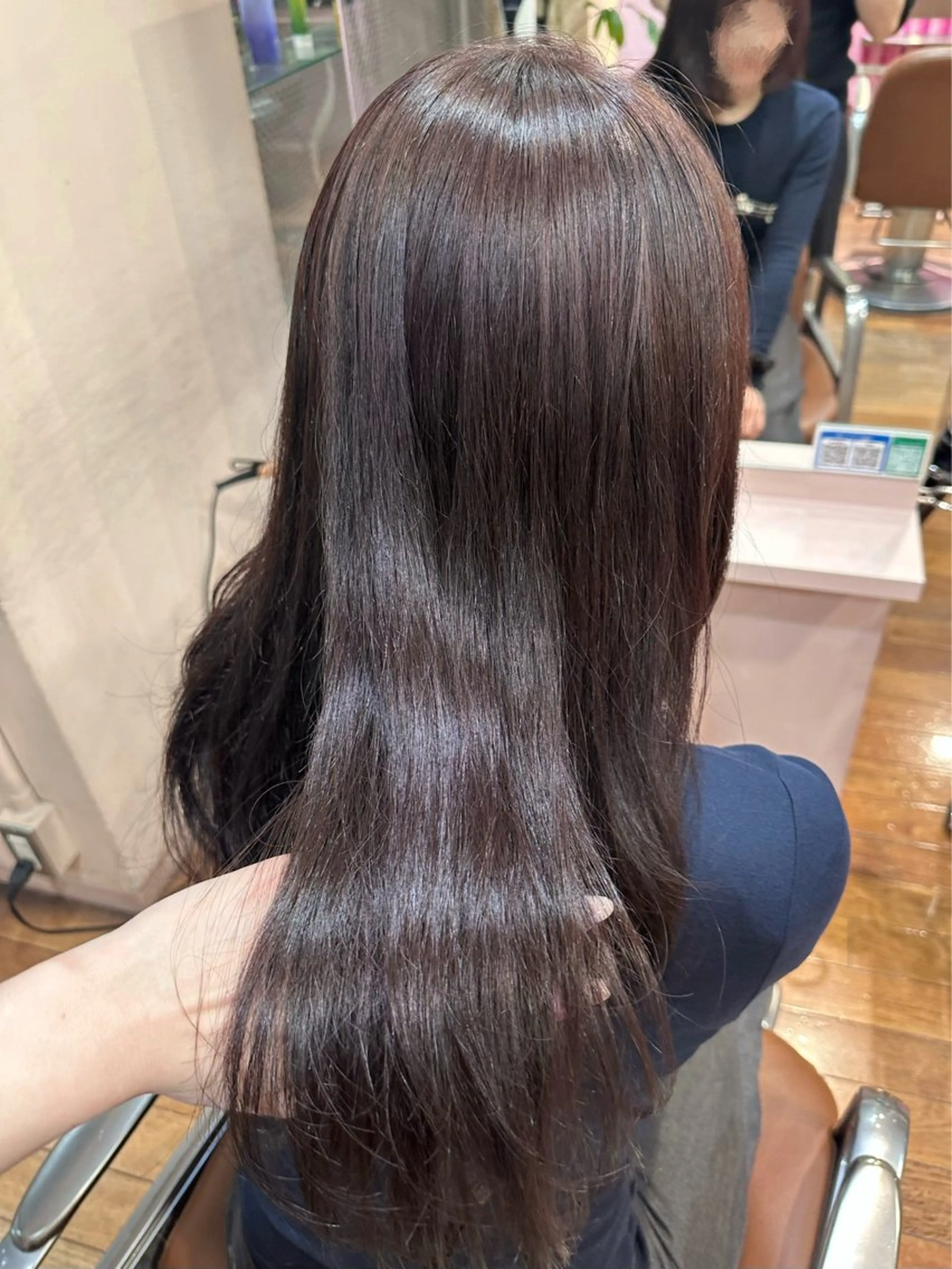 ロング ヘアカラー 'axis hinaのヘアスタイル