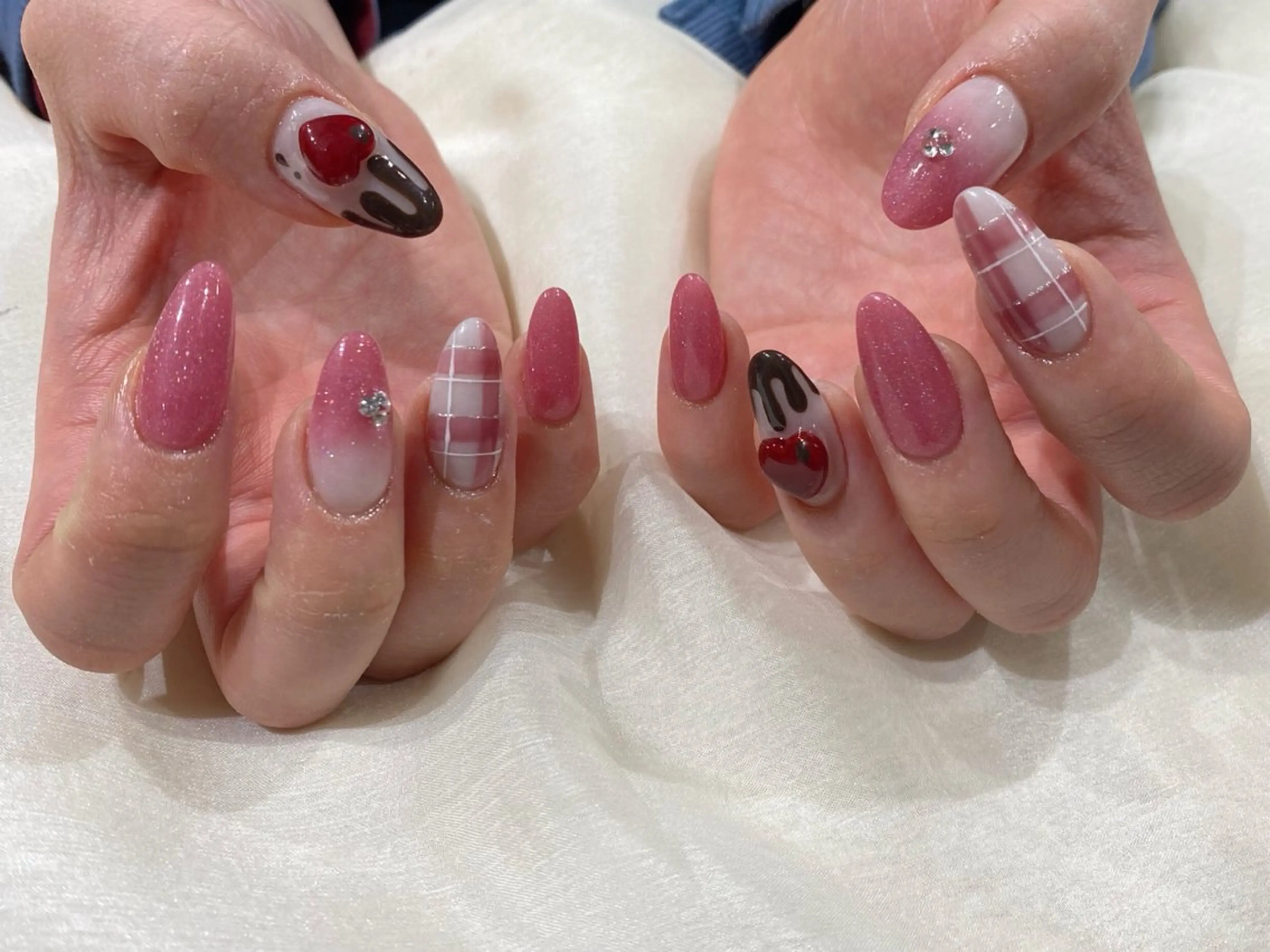 ミディアム ハンドネイル Nail  R💫 naoのネイルデザイン
