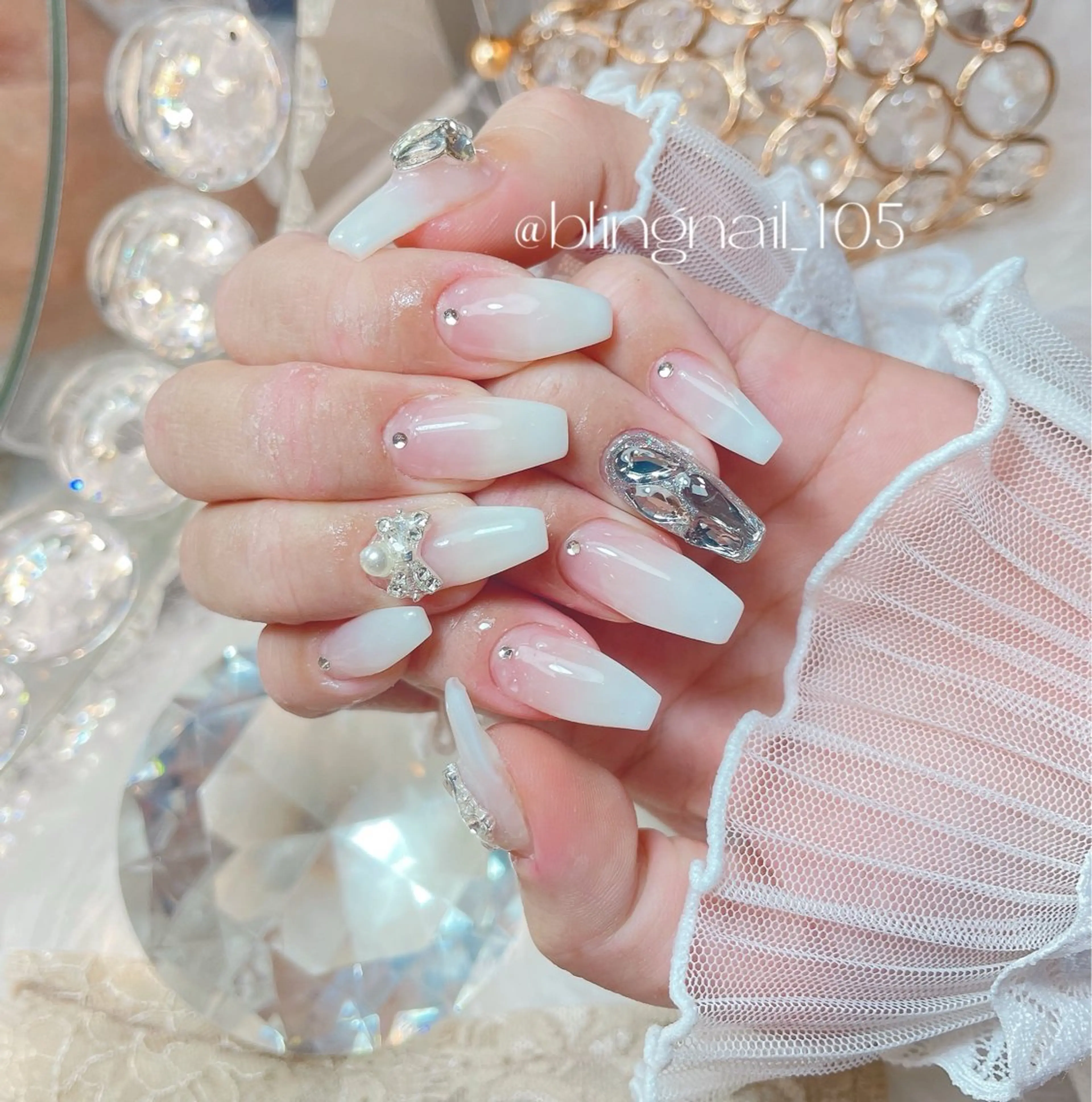 ネイル 23時まで❤︎韓国、 ワンホンネイルのネイルデザイン