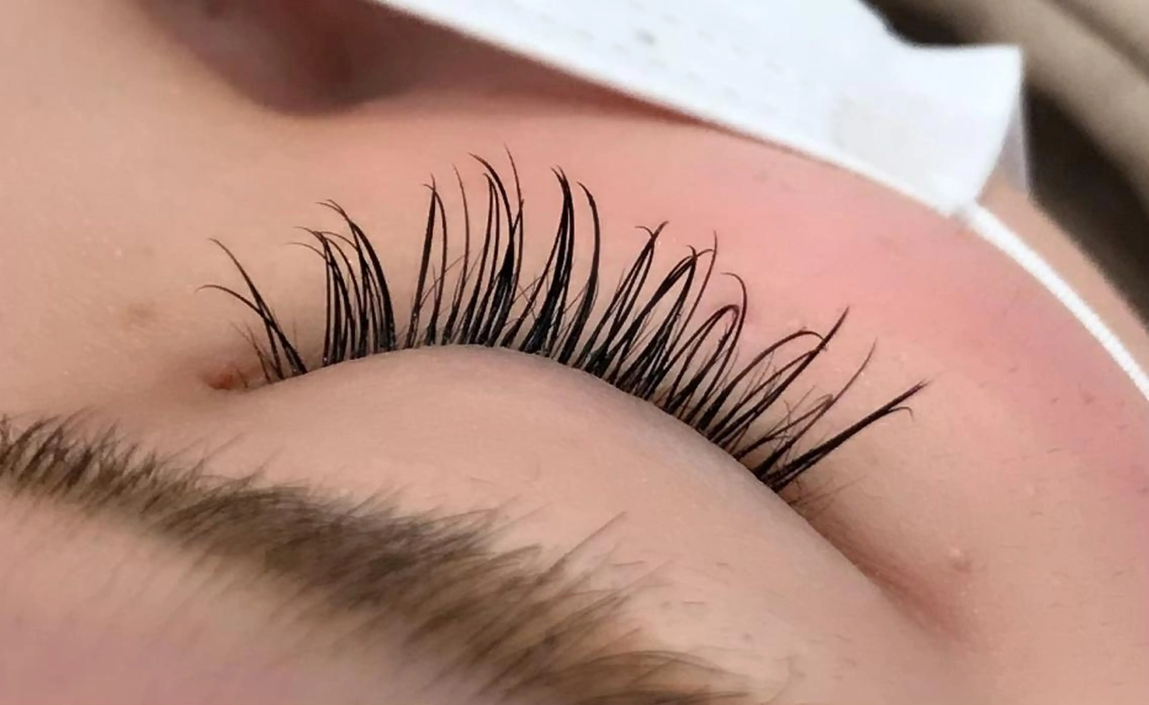 マツエク・マツパ 岡田詩織 MODE Ks松原店のヘアスタイル