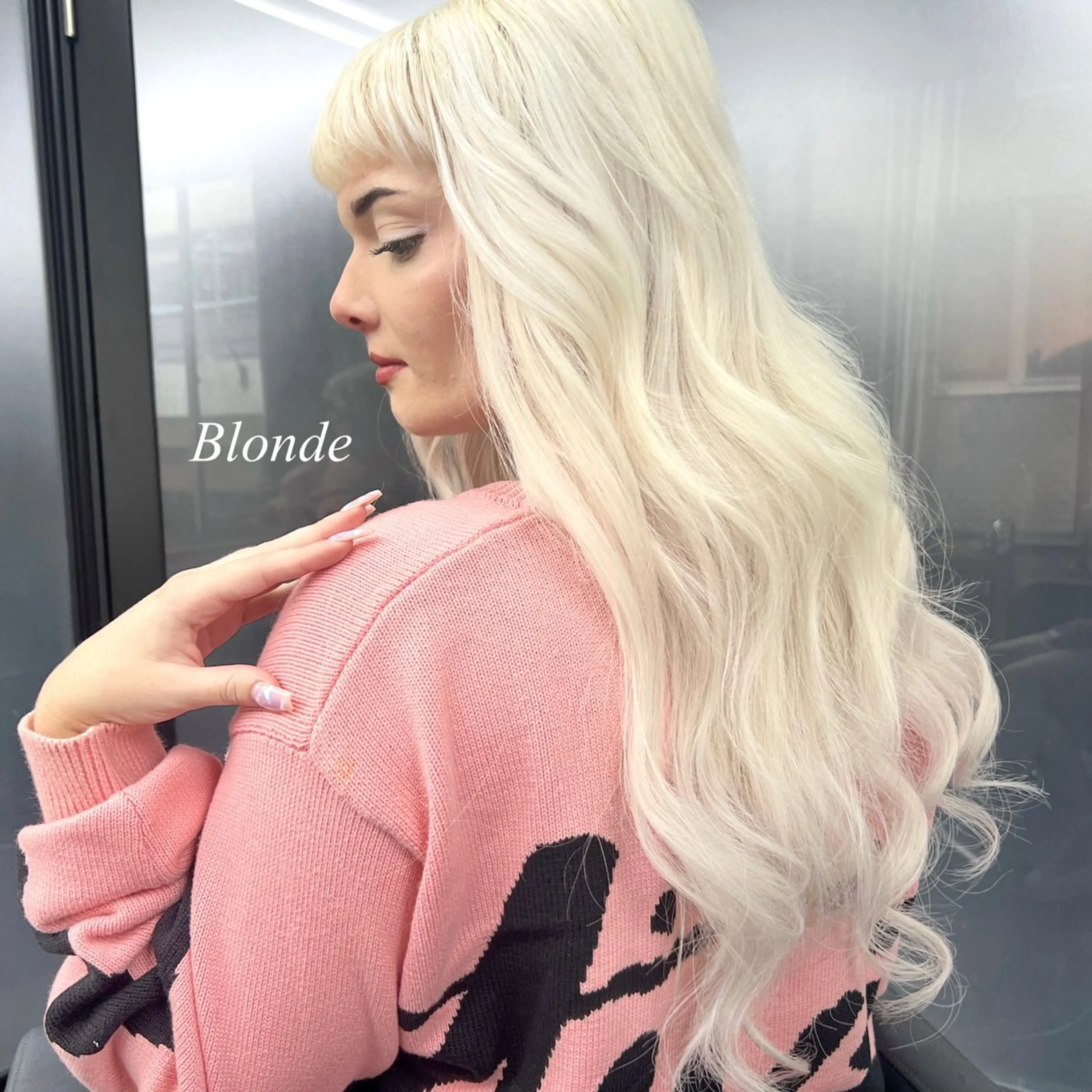 ロング カラー シールエクステ ハイトーンカラー エクステ エクステ シールエクステ特化 ハイトーン、NANAのヘアスタイル