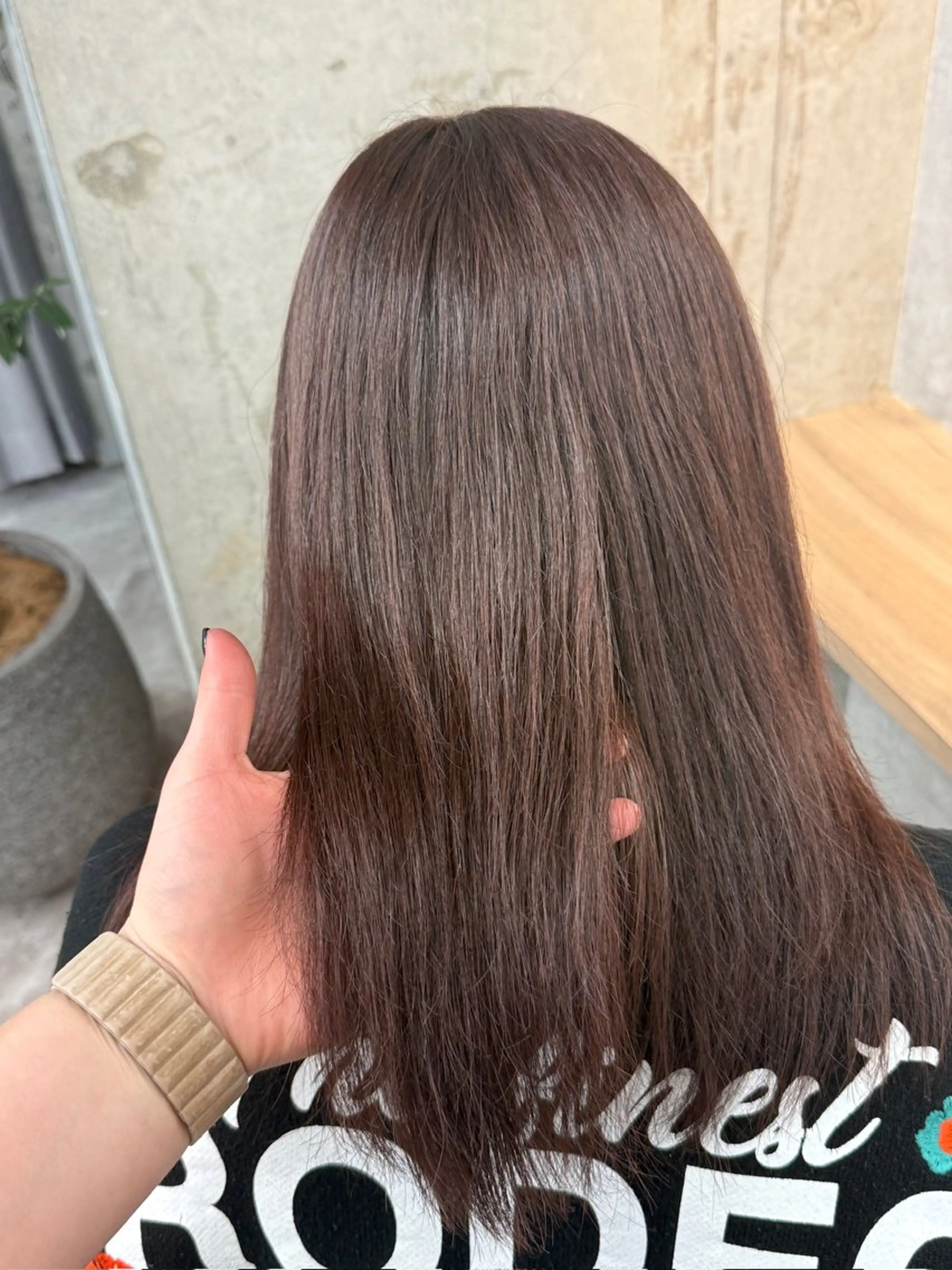 ミディアム ラベンダーブラウン ヘアカラー トリートメント 秋山 七海のヘアスタイル