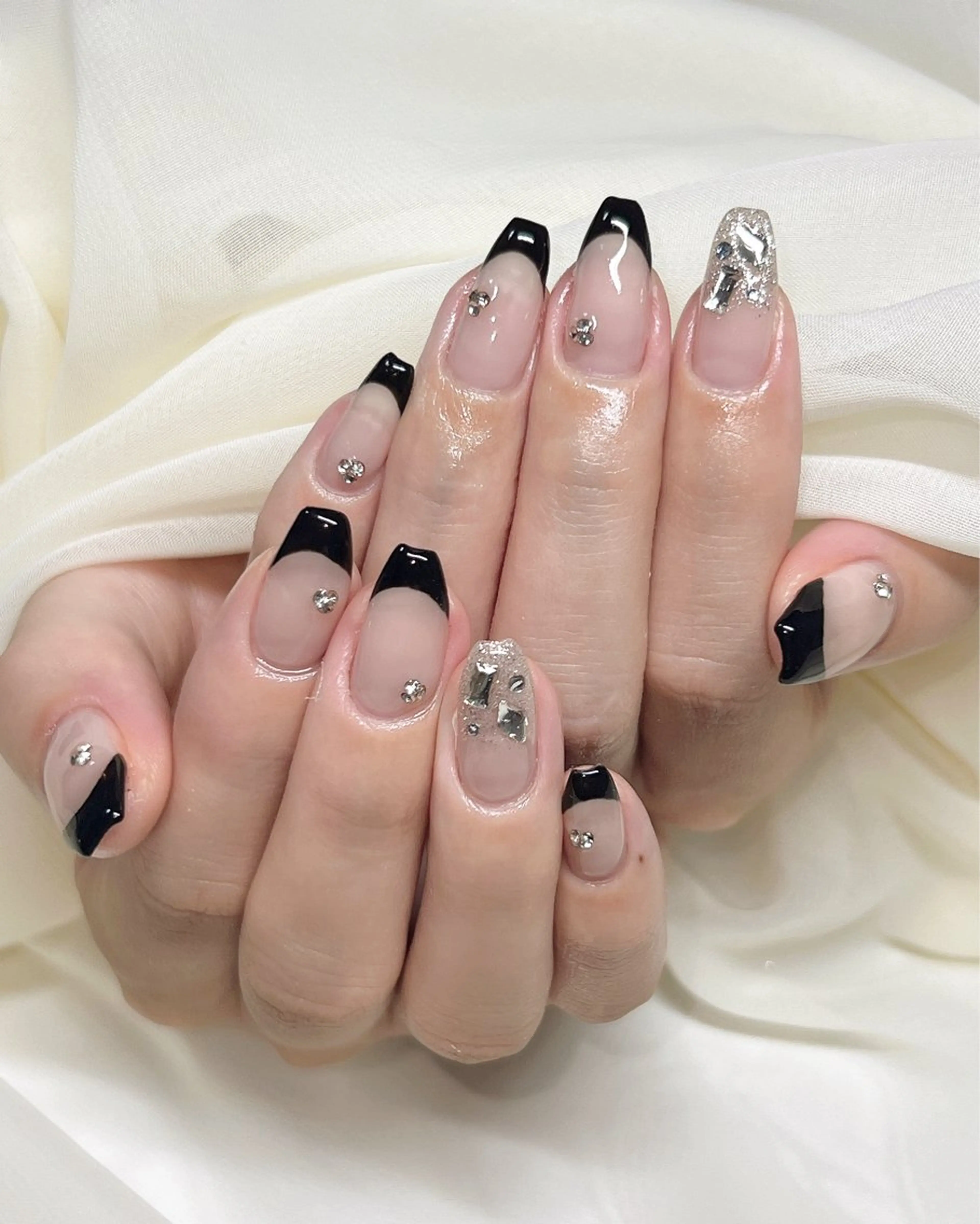 ネイル フレンチネイル 持ち込み nail salon MUAのネイルデザイン