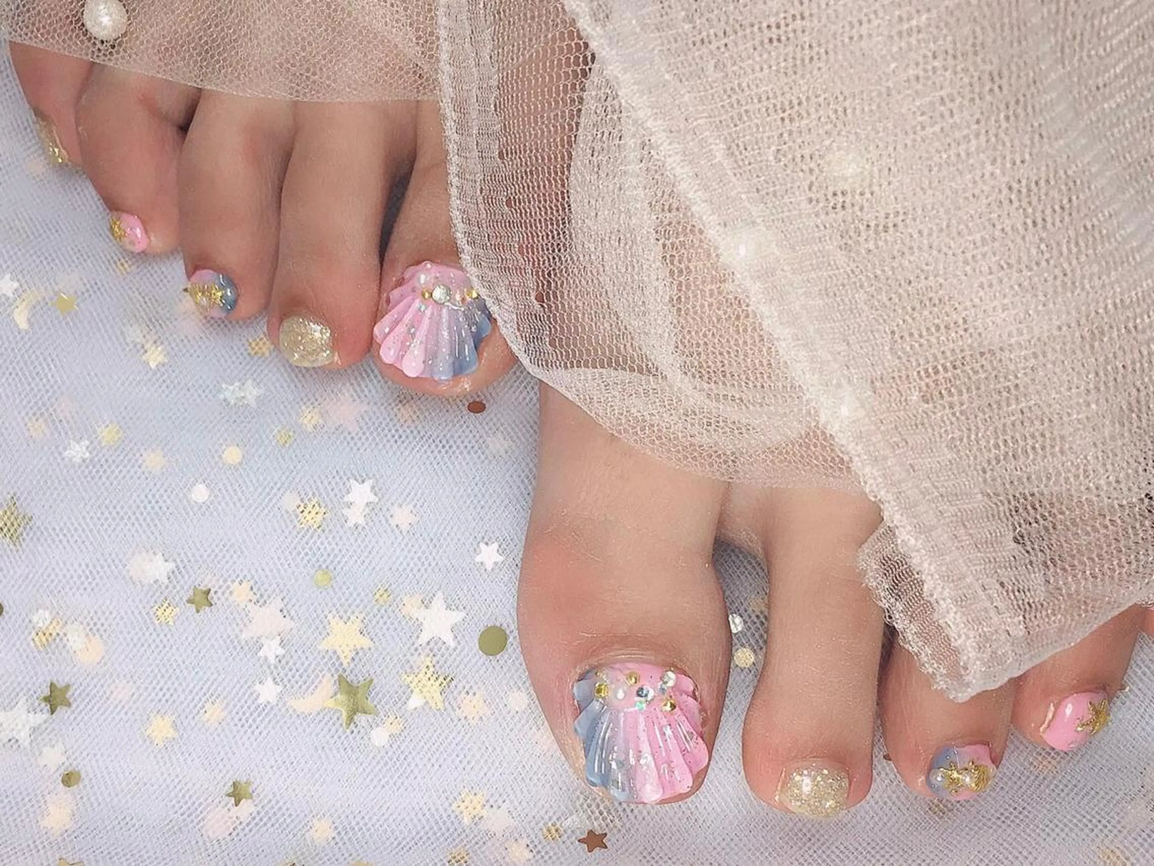 【OPEN記念】(オフ無料)フットアート付けシンプル  ストーン　パーツ放題　 ケア込み、持ち込みデザインokの写真