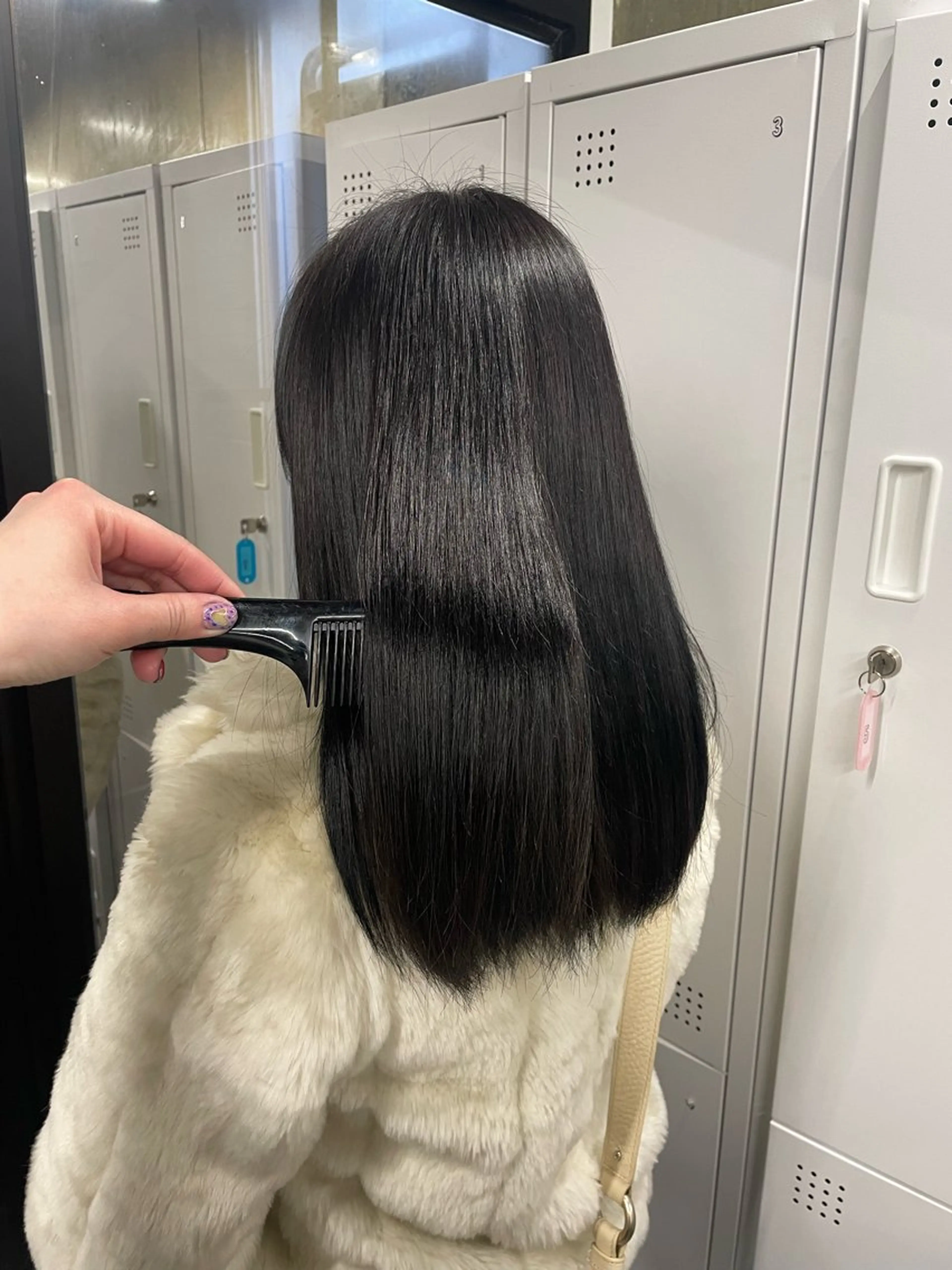 カラー 五屋 美咲のヘアスタイル