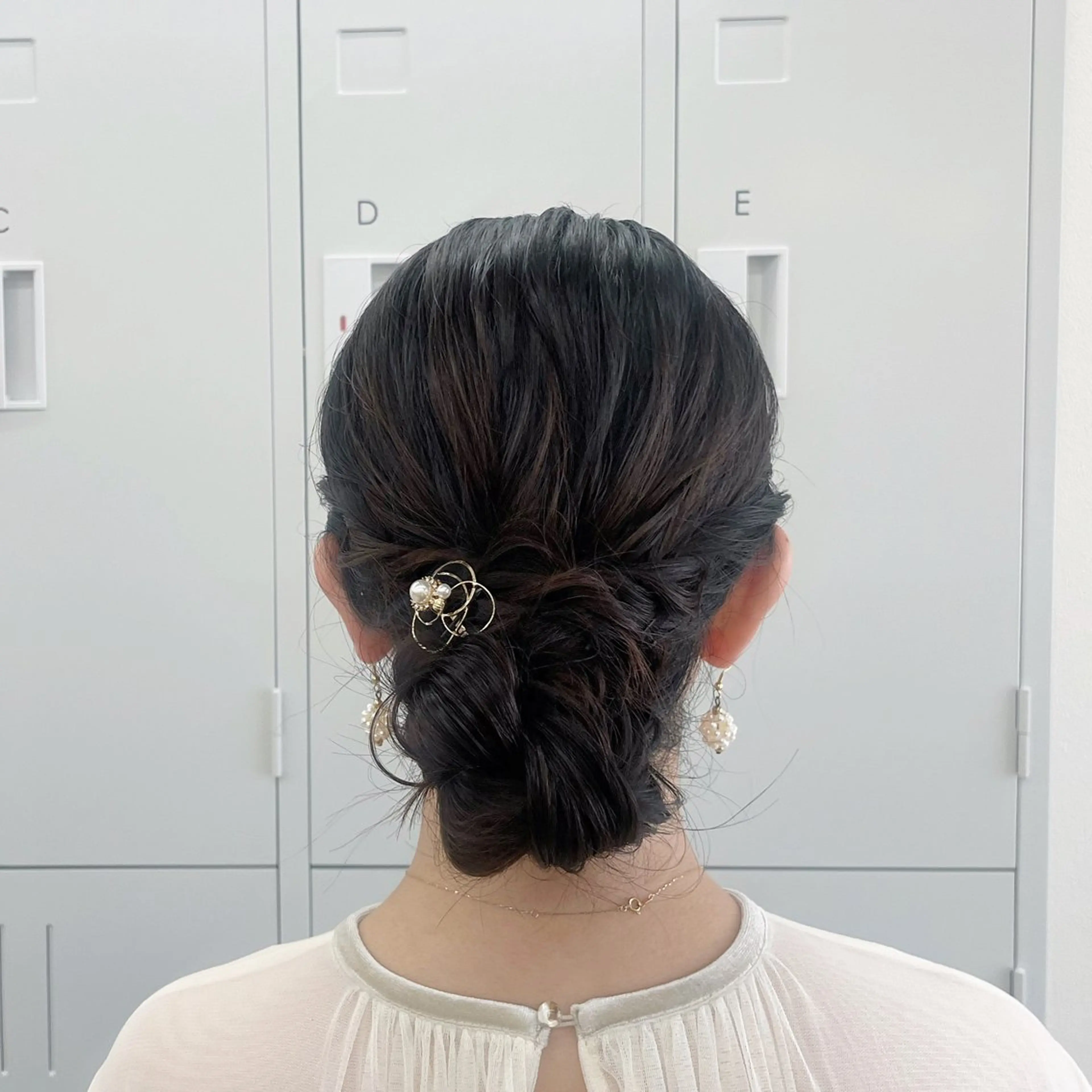 セミロング ヘアアレンジ ユイナ 🕊NaVI ベージュ/透明感のヘアスタイル