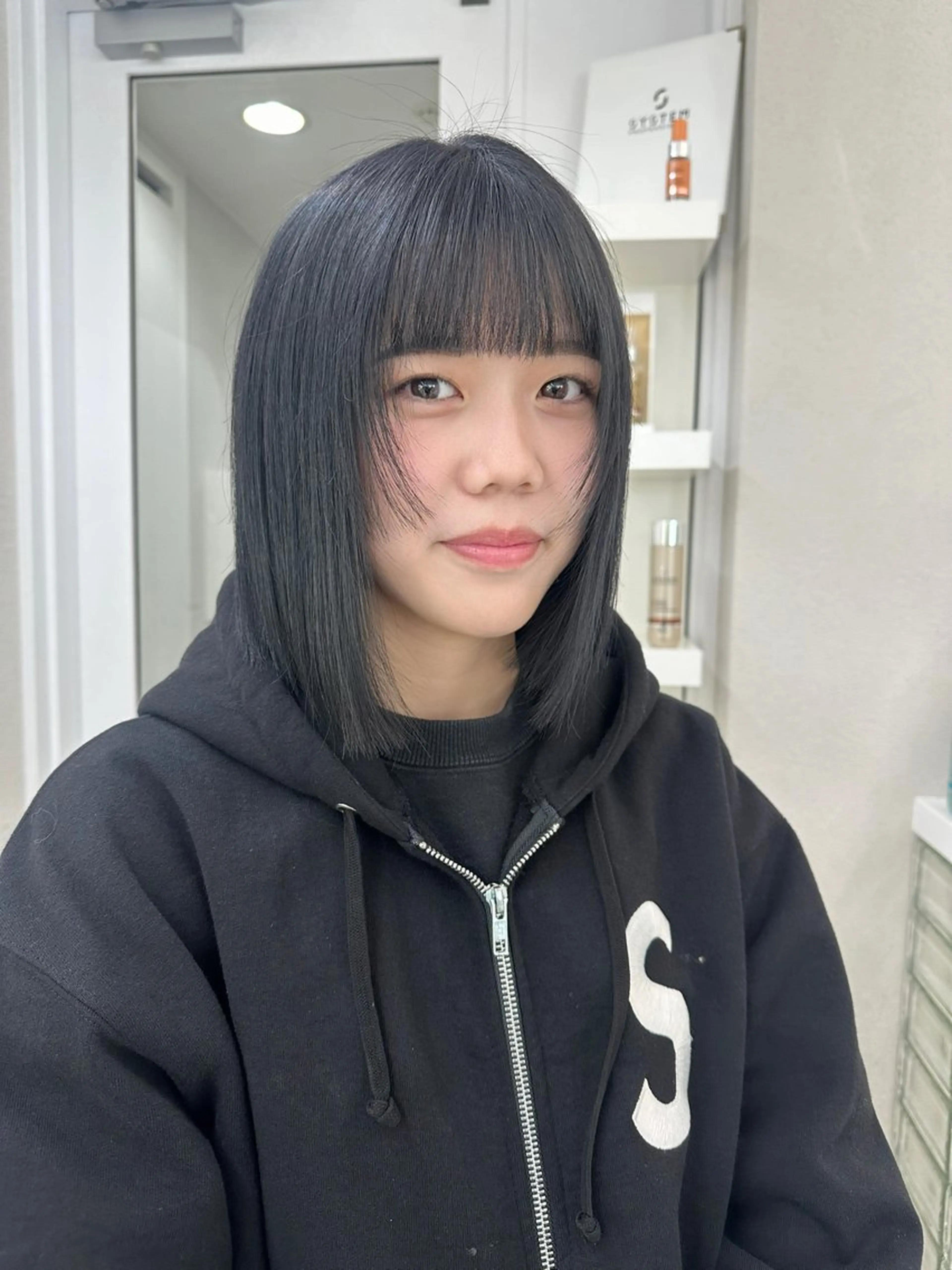 ミディアム ハイトーンボブ Mizuki.のヘアスタイル