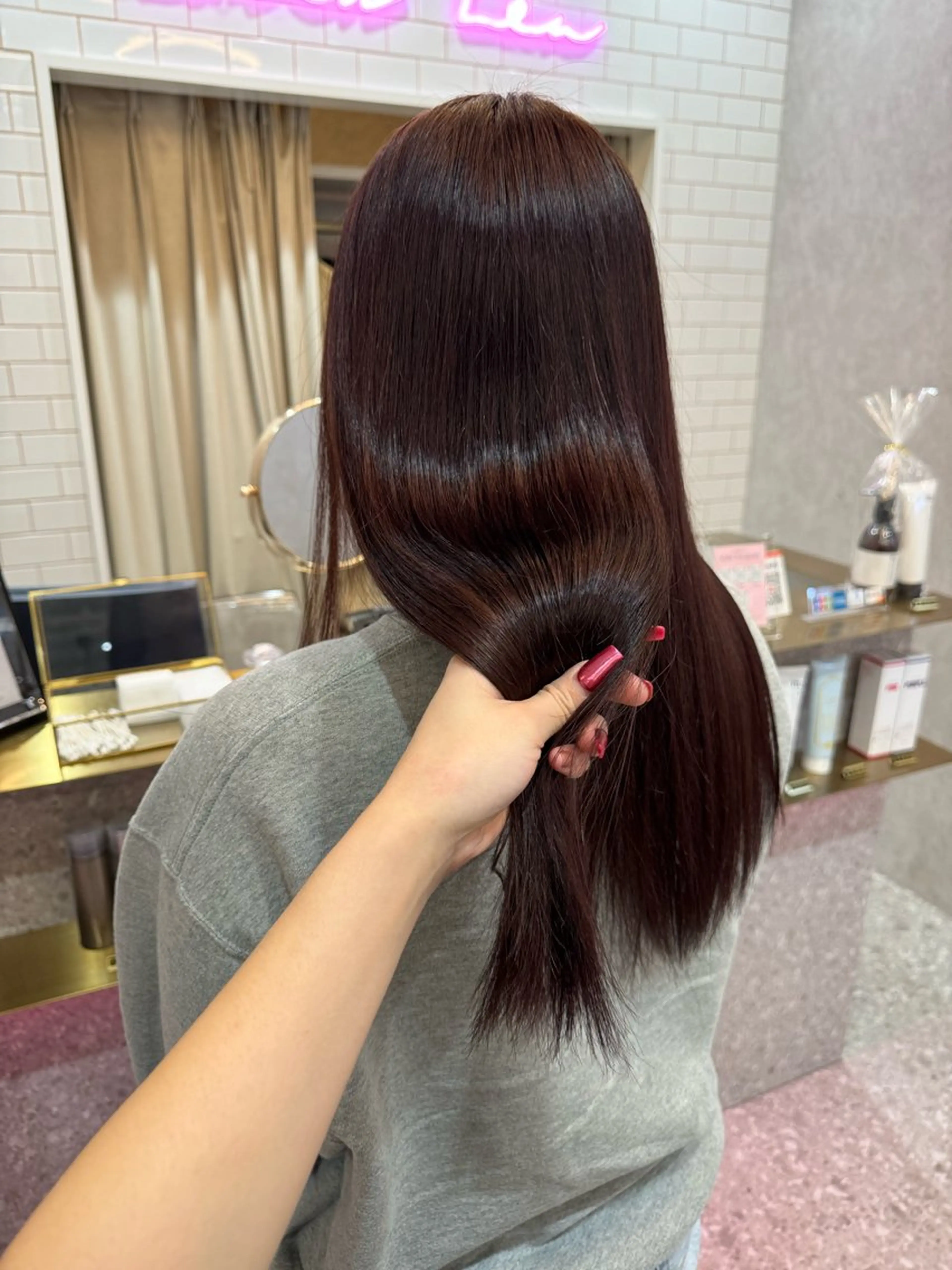 ロング karin ボブハイトーンのヘアスタイル