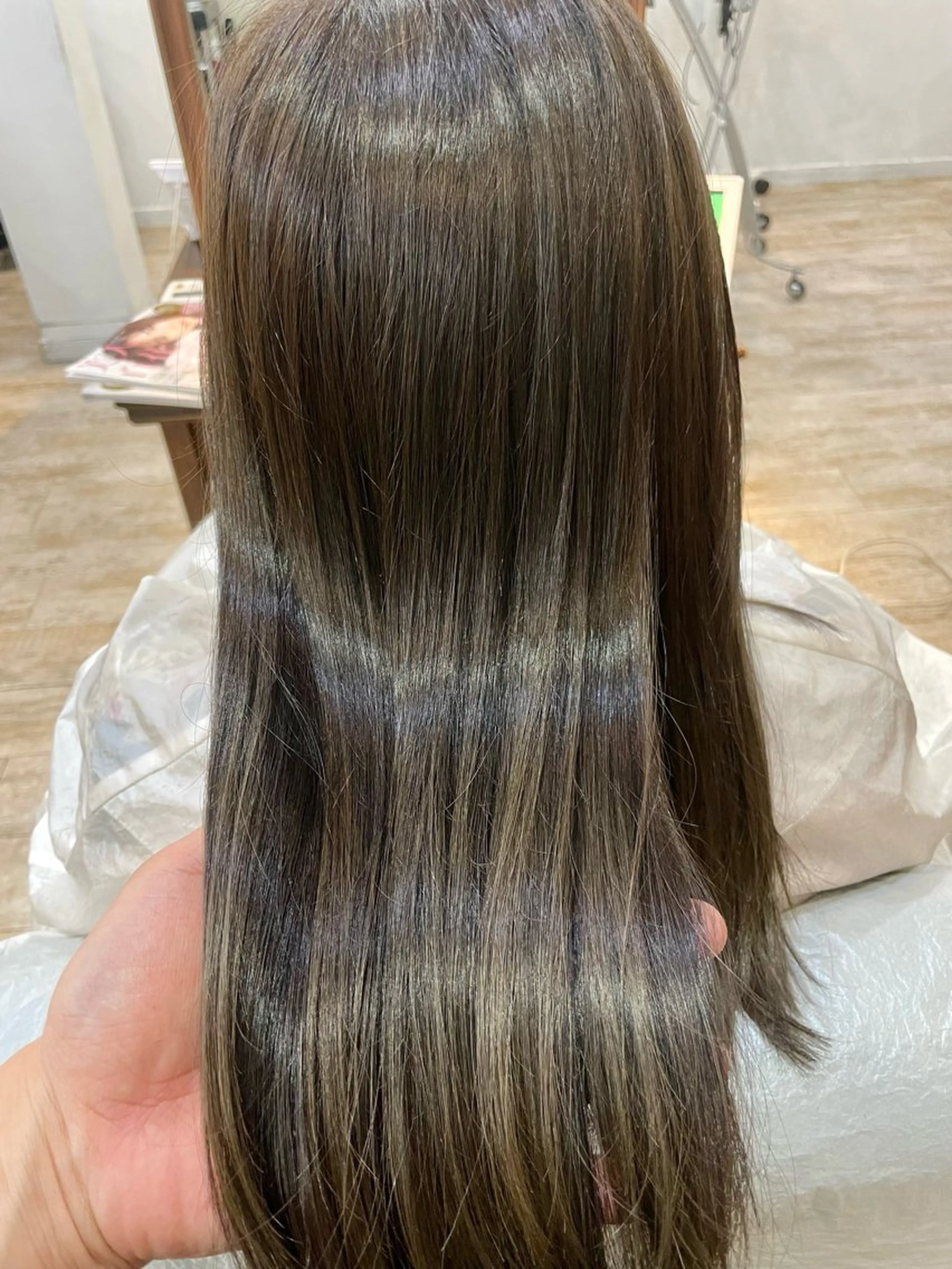 セミロング ヘアカラー トリートメント レイヤーカット 中屋光貴のヘアスタイル