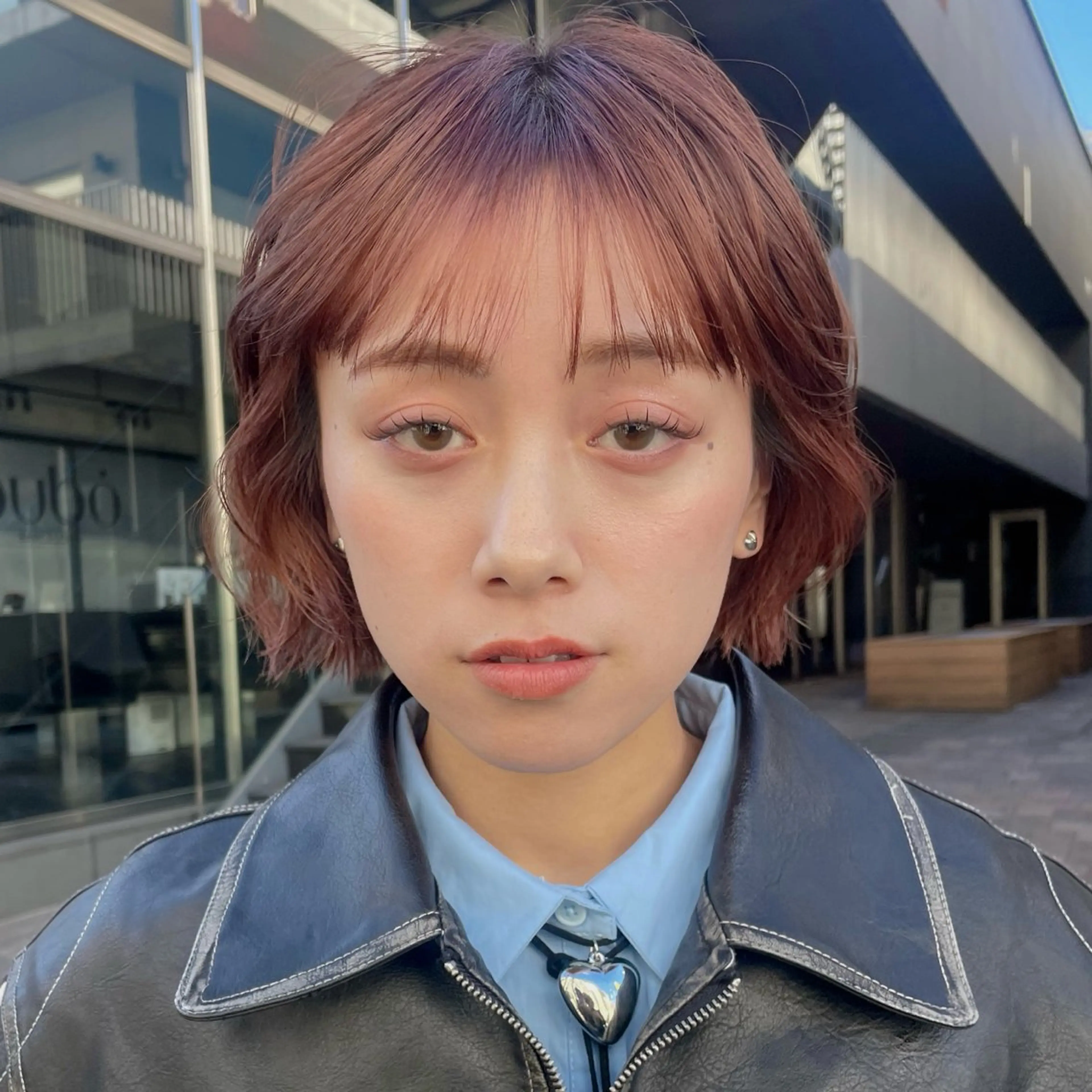 ショート カラー レイヤー/ブリーチ /暖色/ゆきなのヘアスタイル