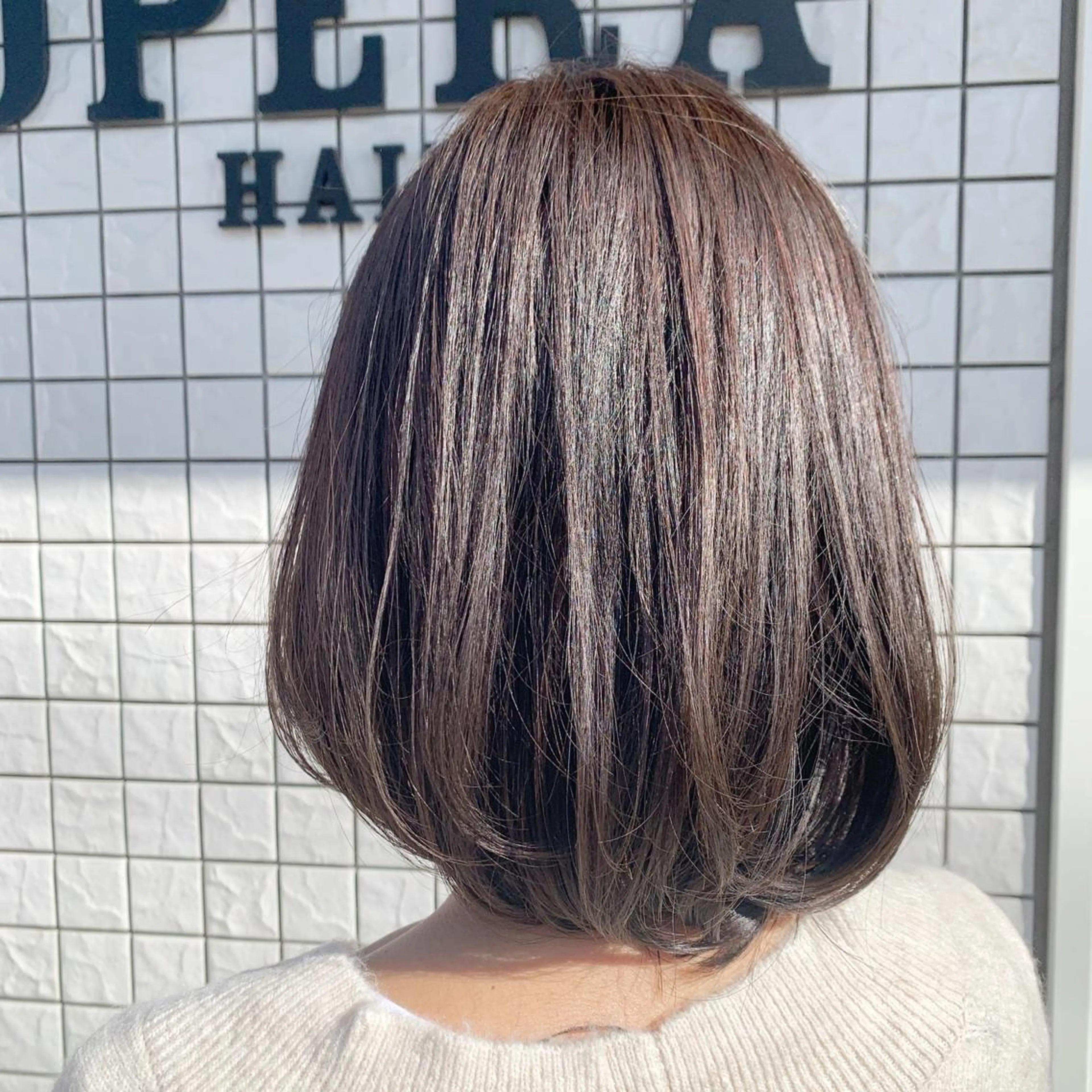 カラー コヤマ ナミのヘアスタイル