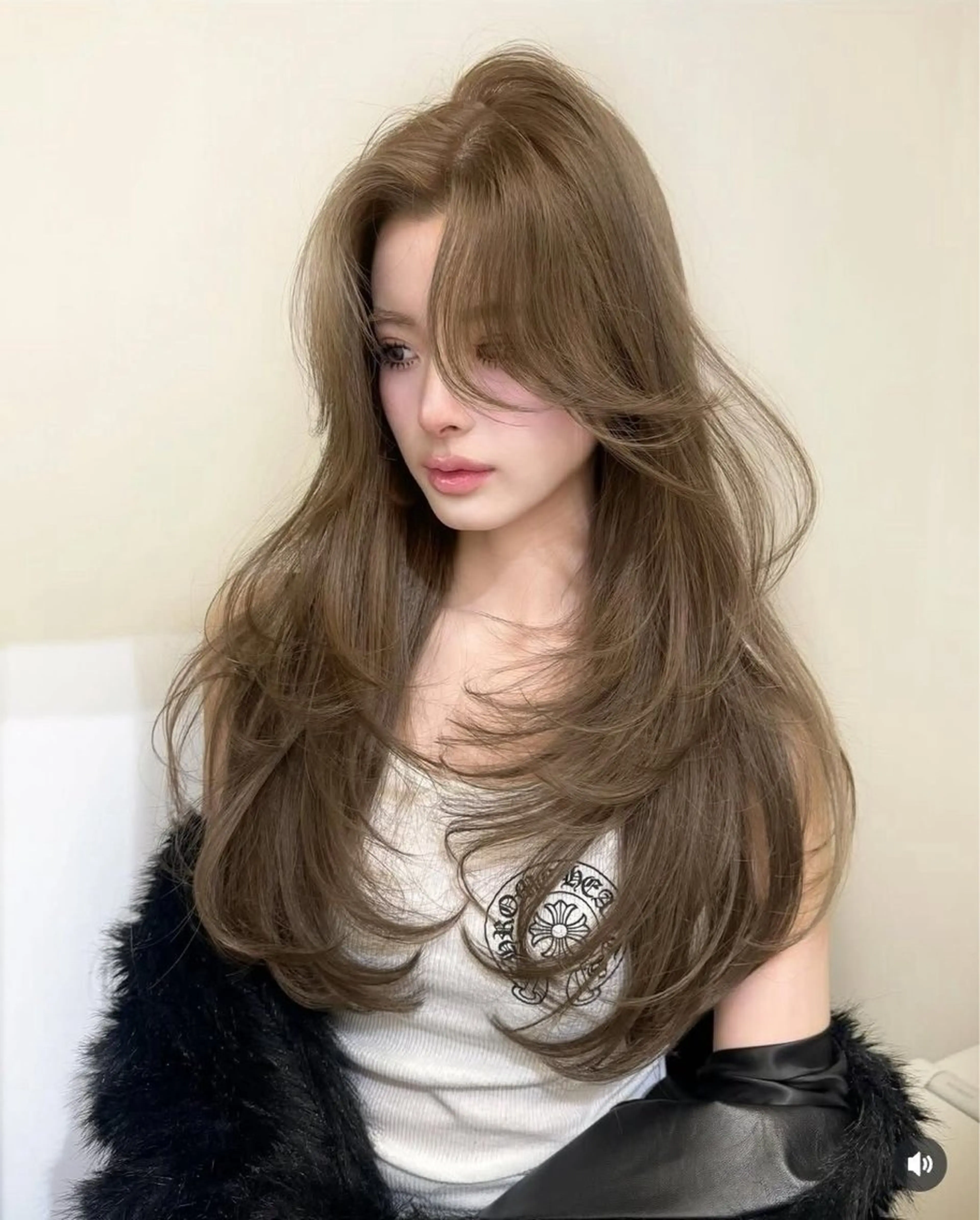 ロング カットモデル/韓国 レイヤー/SEIRAのヘアスタイル