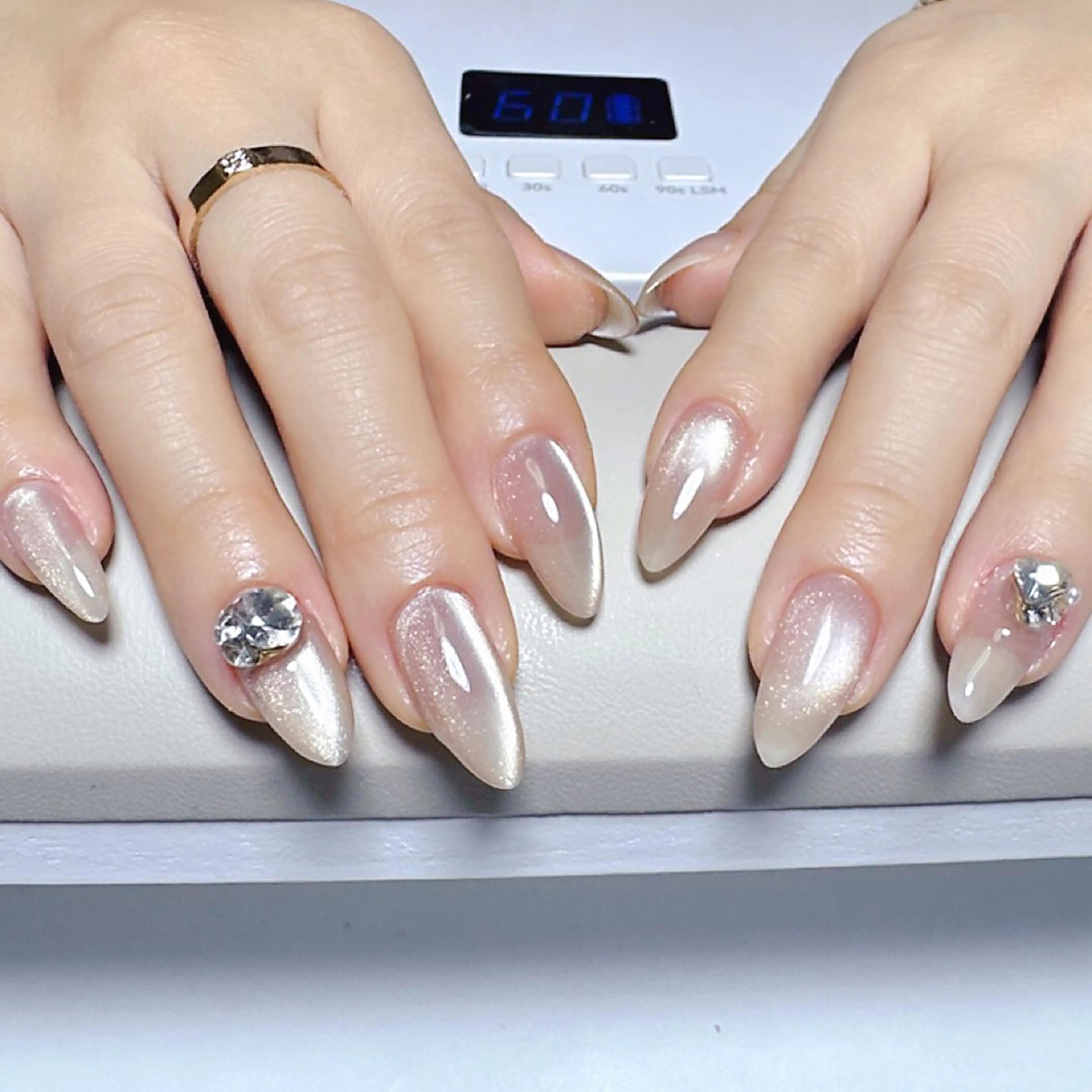 ネイル ハンドネイル BiEi.ビエイ所属・美瑛 BiEiのネイルデザイン