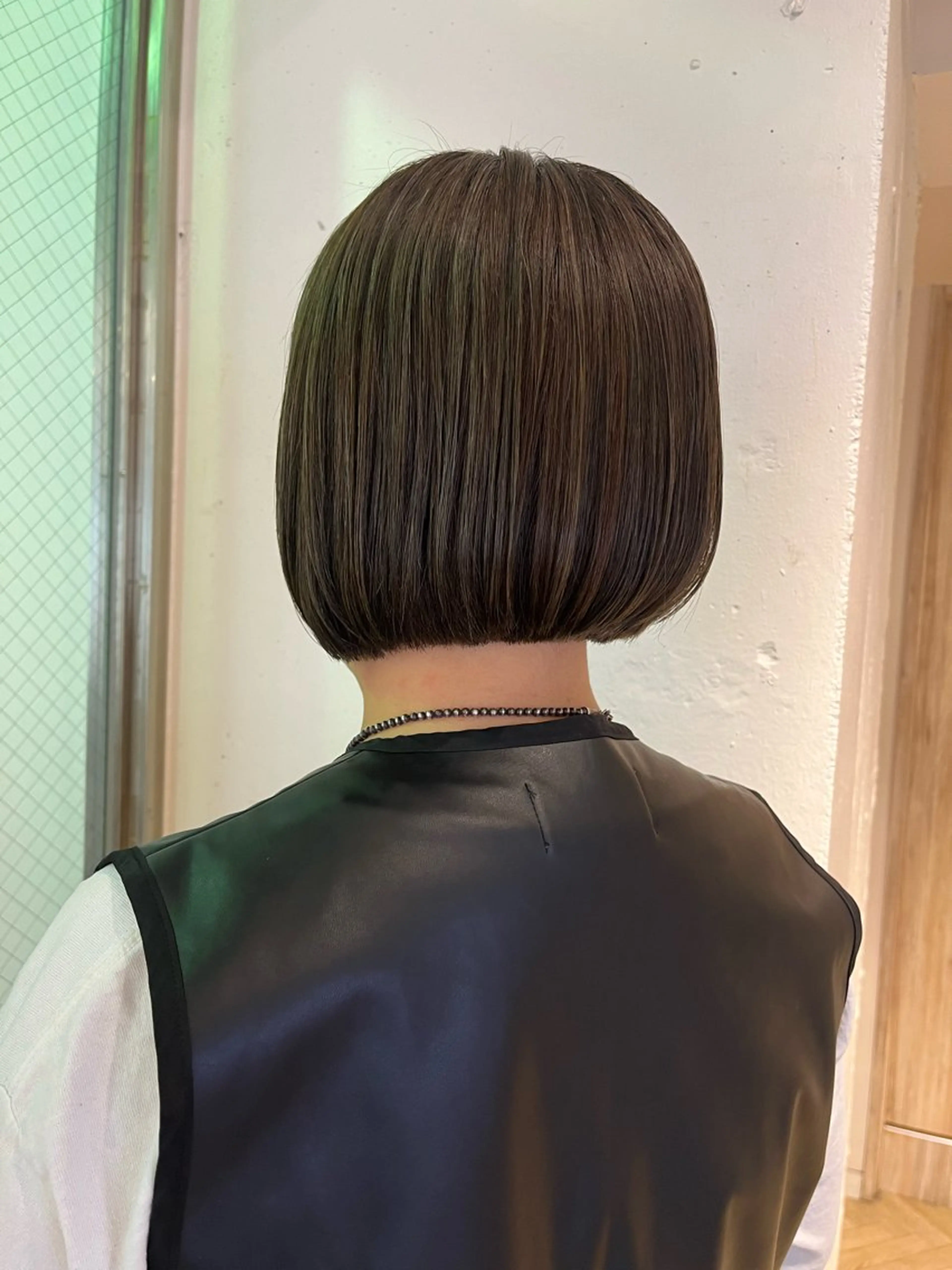 【平日限定】✳︎白髪染め✳︎似合わせカット+グレーカラー+ダメージケアトリートメント￥8800の写真